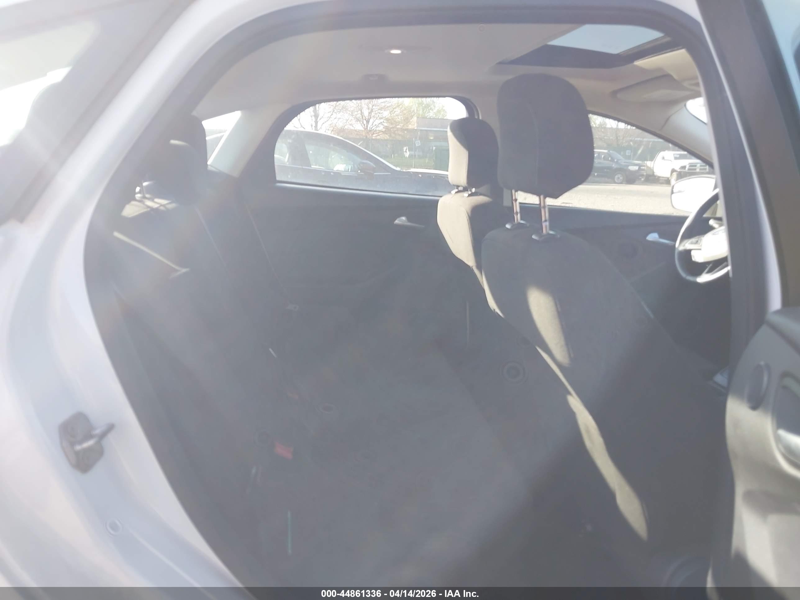 FORD FOCUS image 8