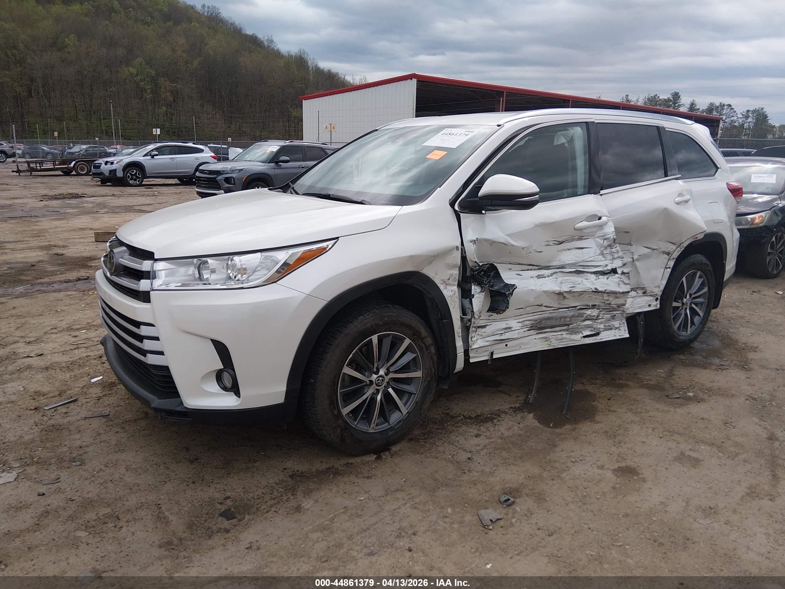 TOYOTA HIGHLANDER image 2