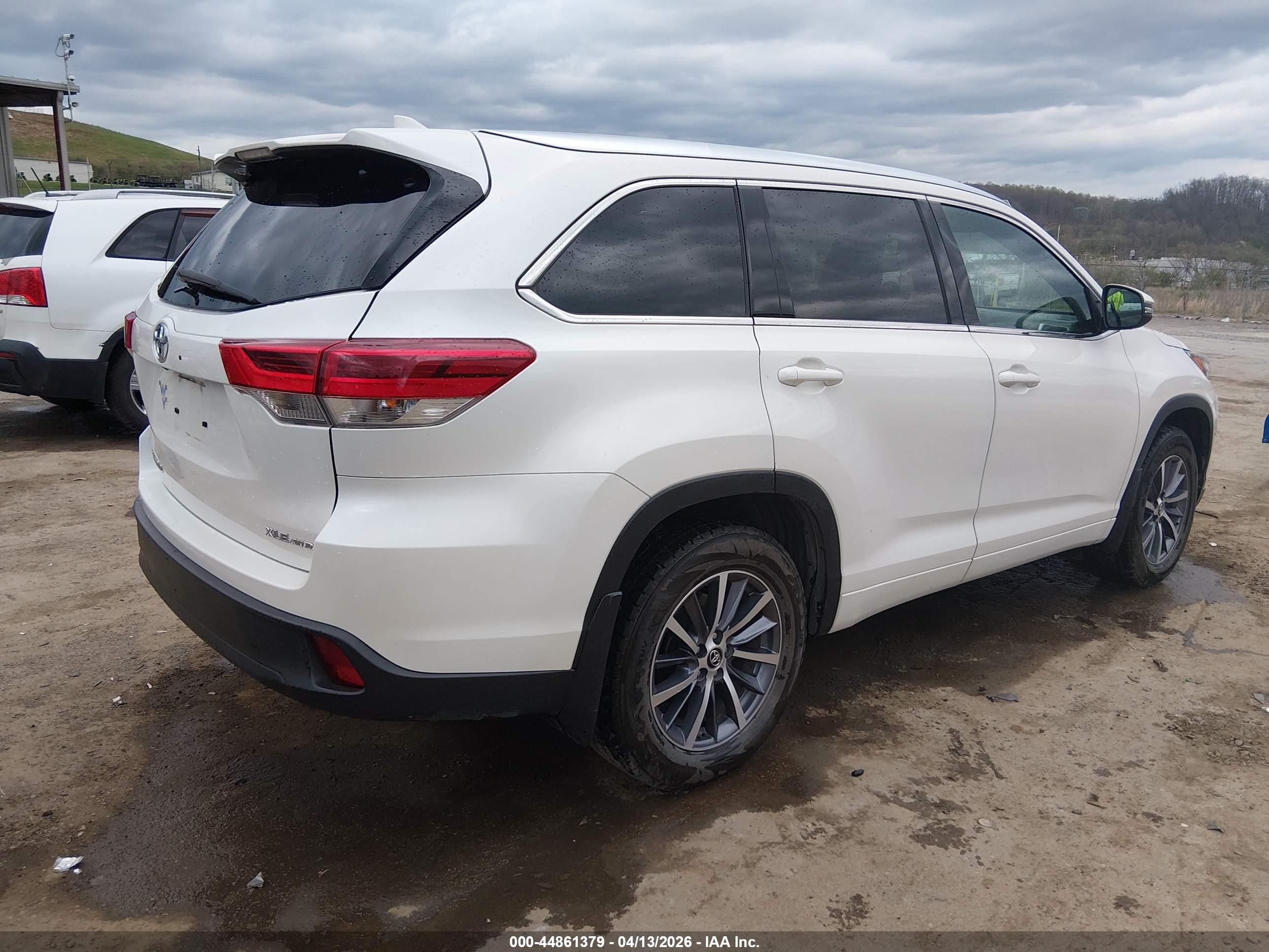 TOYOTA HIGHLANDER image 4