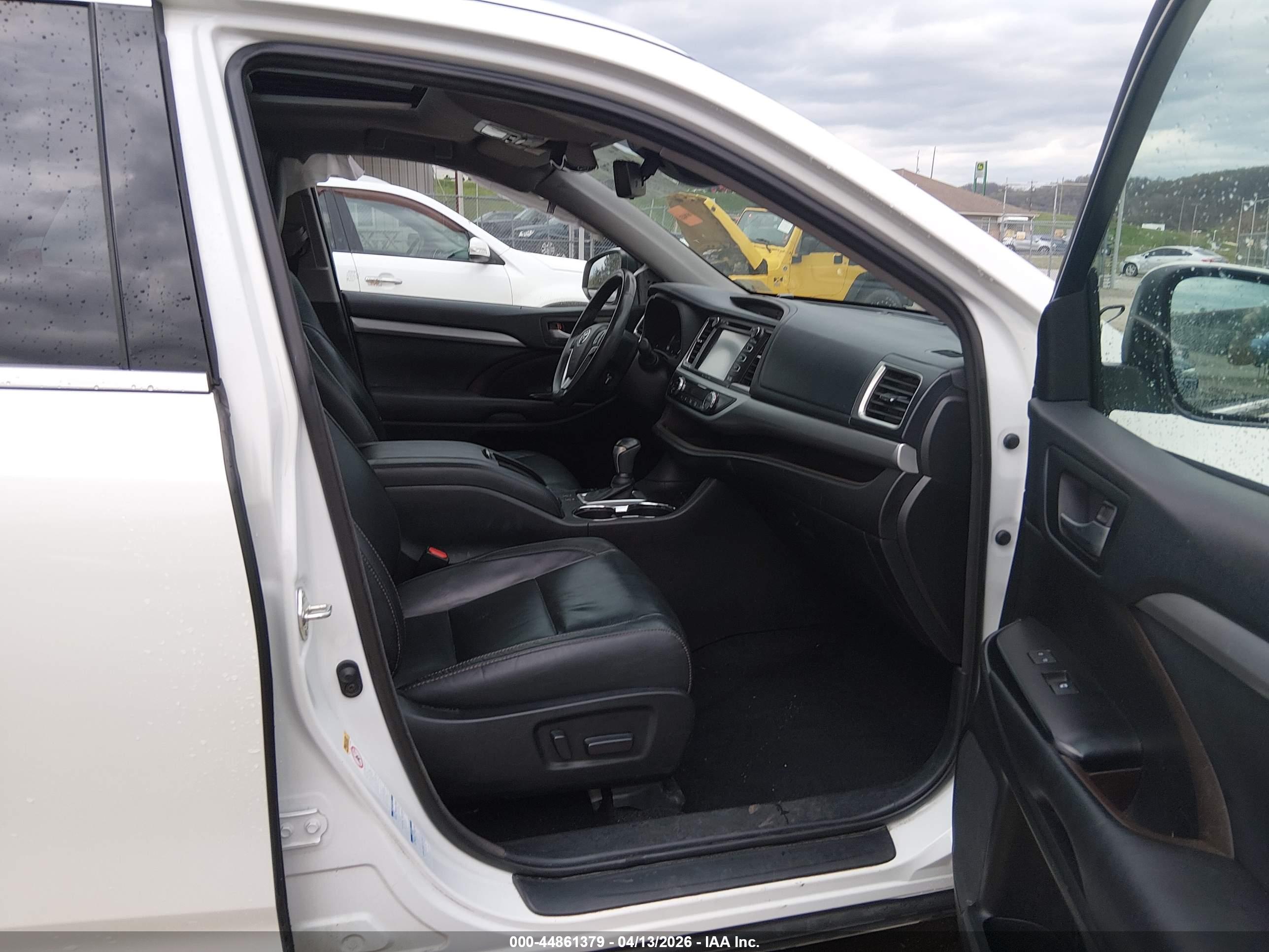 TOYOTA HIGHLANDER image 5