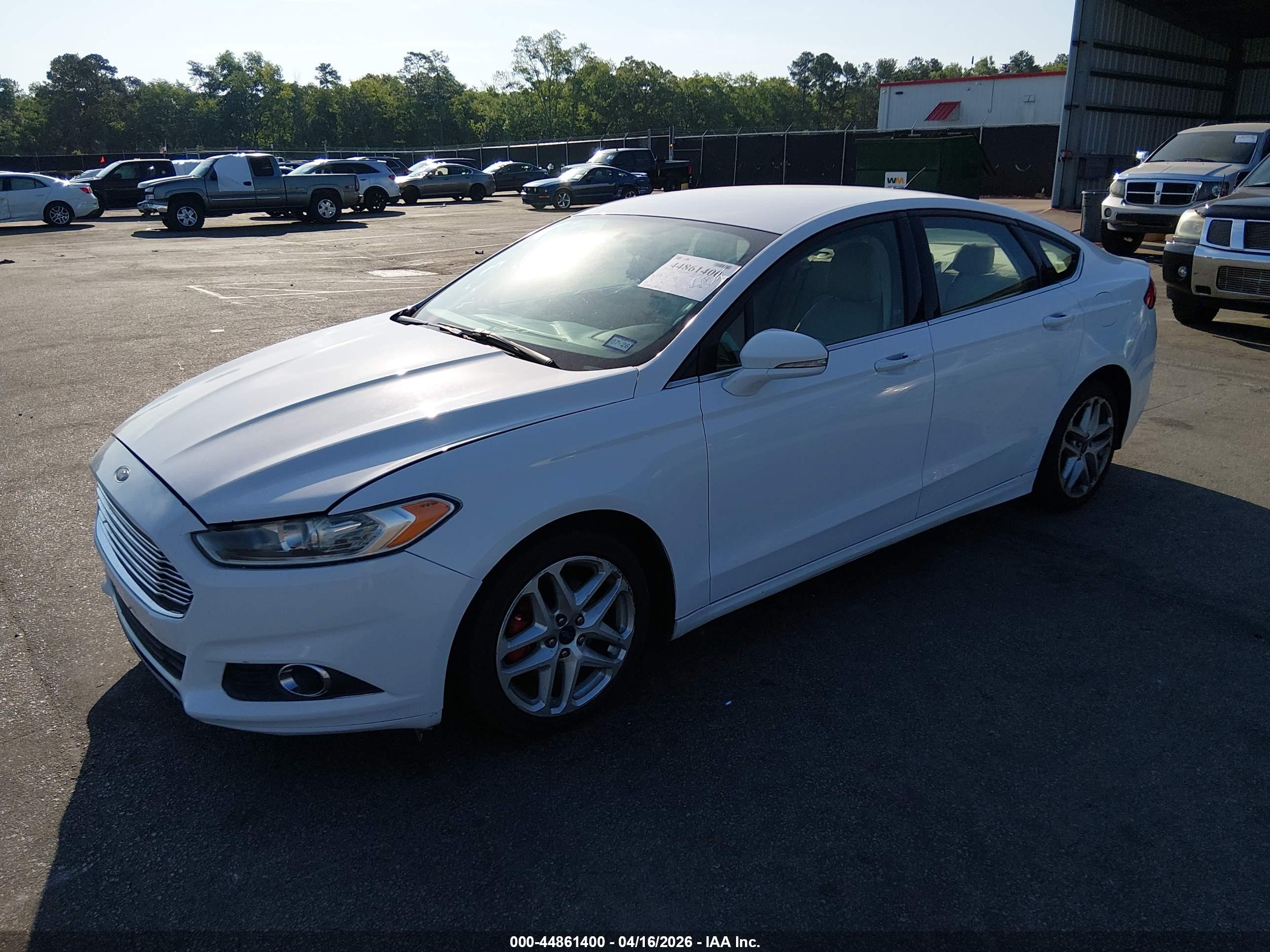 FORD FUSION image 2