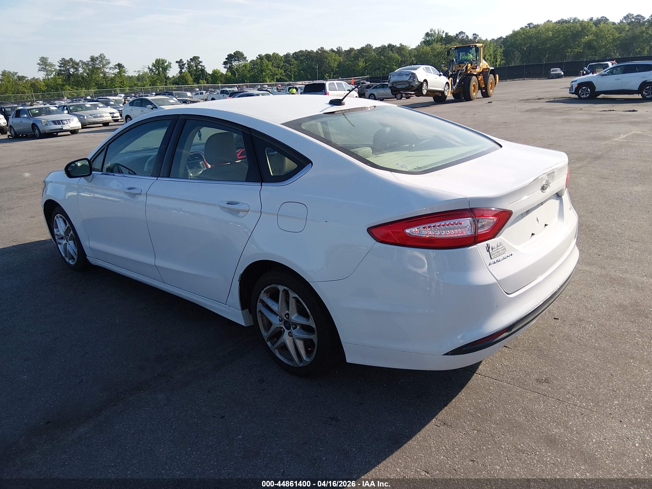 FORD FUSION image 3