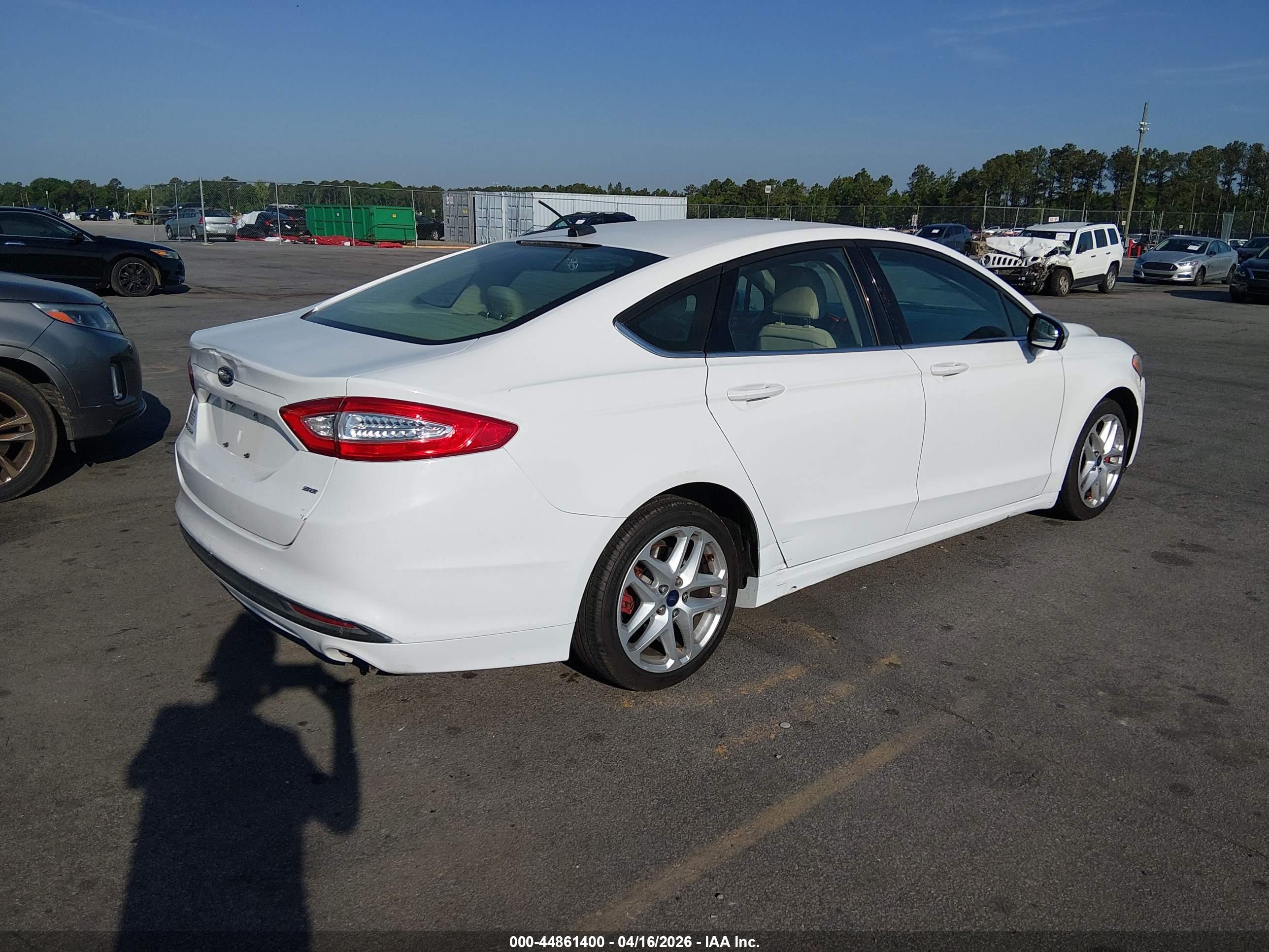 FORD FUSION image 4