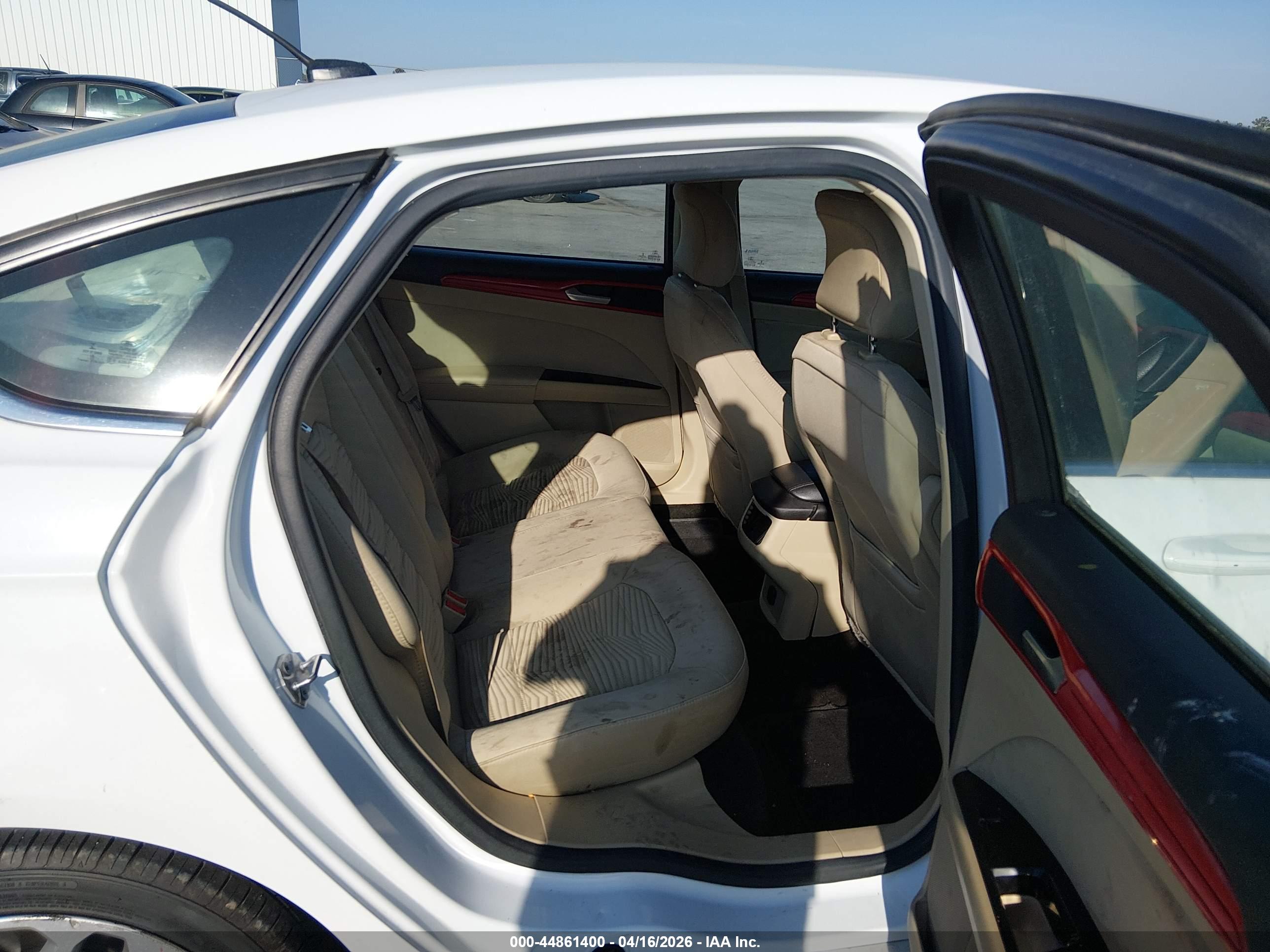 FORD FUSION image 8