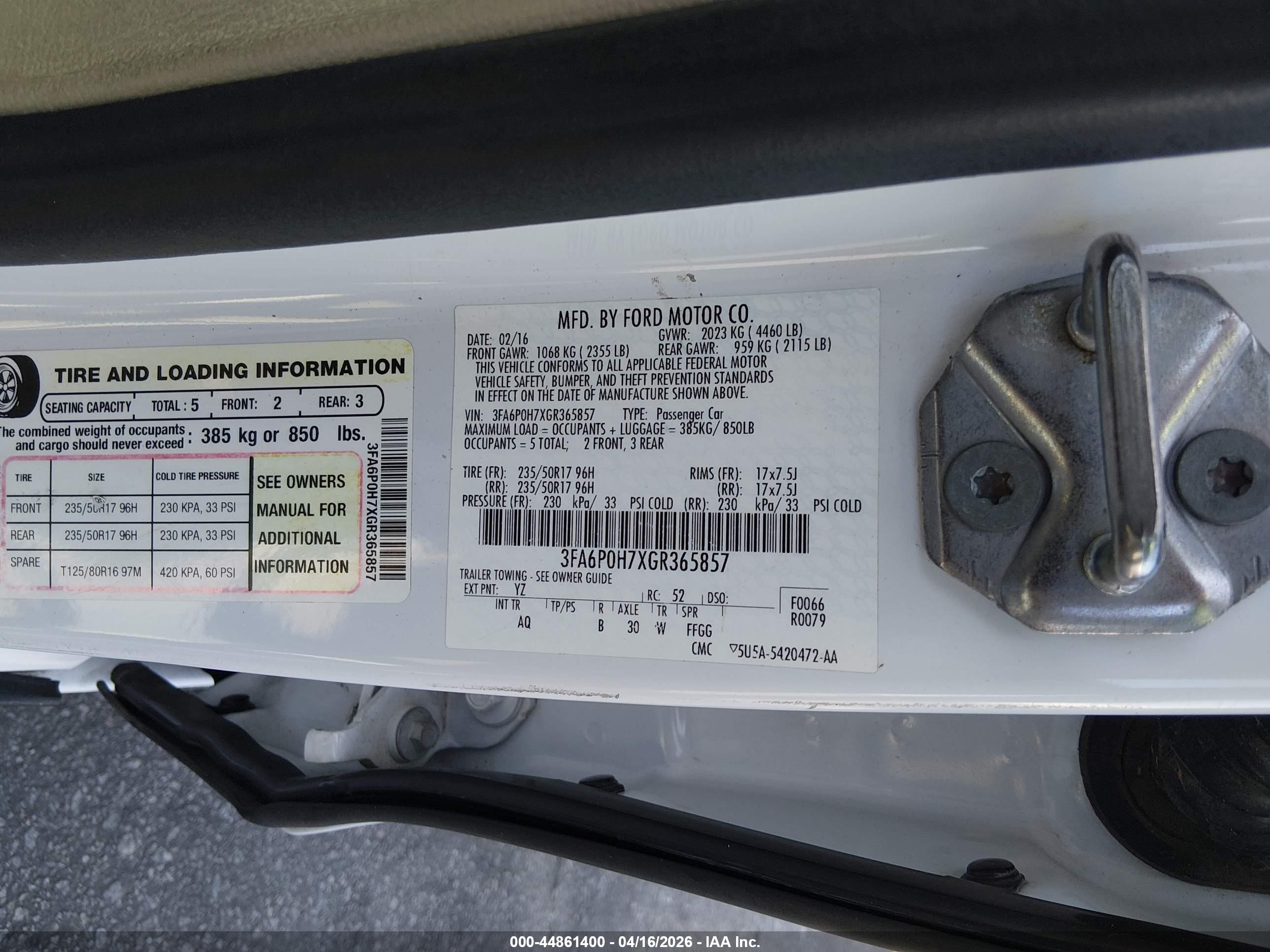 FORD FUSION image 9