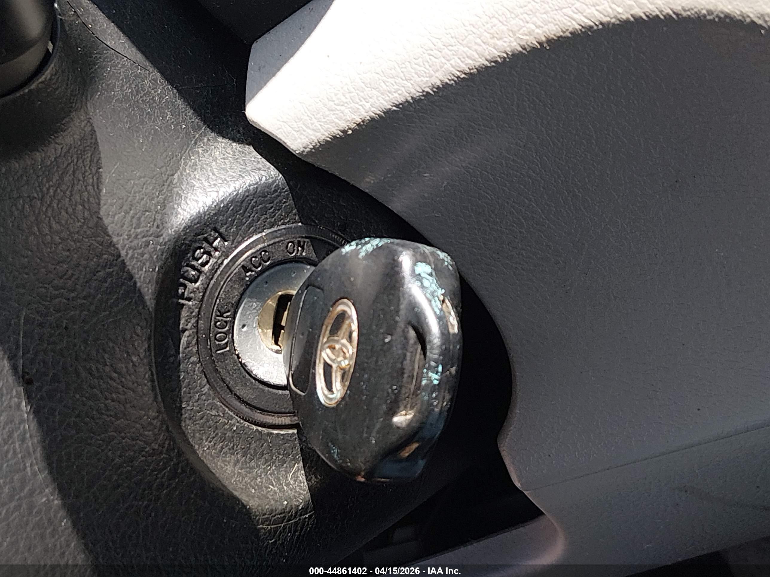 TOYOTA CAMRY image 11