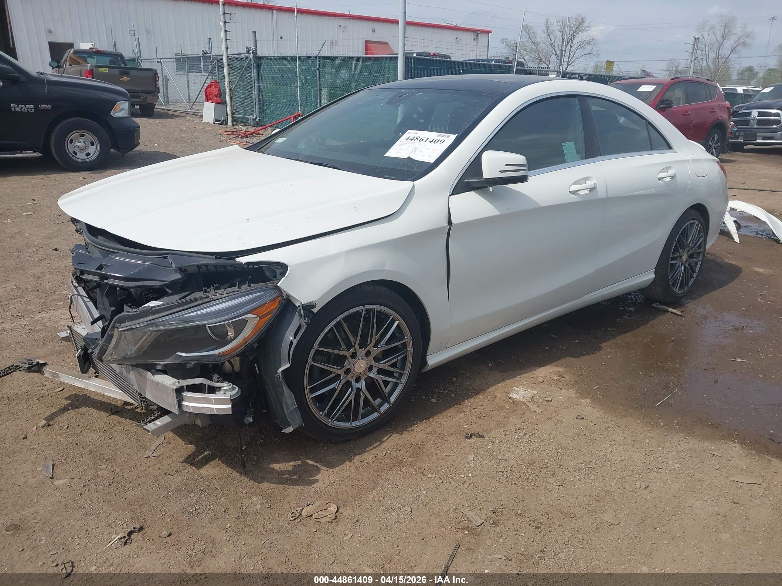 MERCEDES-BENZ CLA image 2