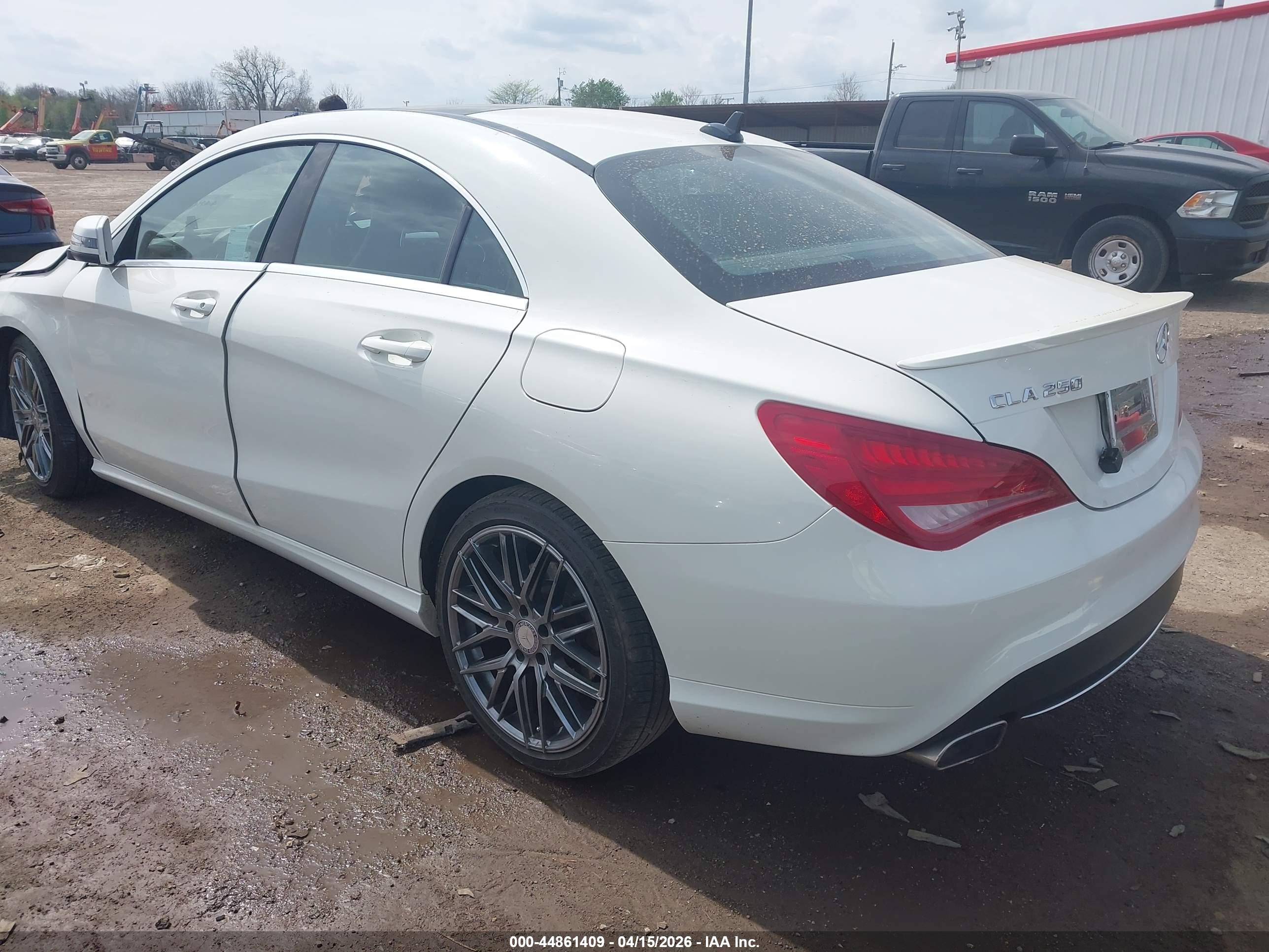 MERCEDES-BENZ CLA image 3