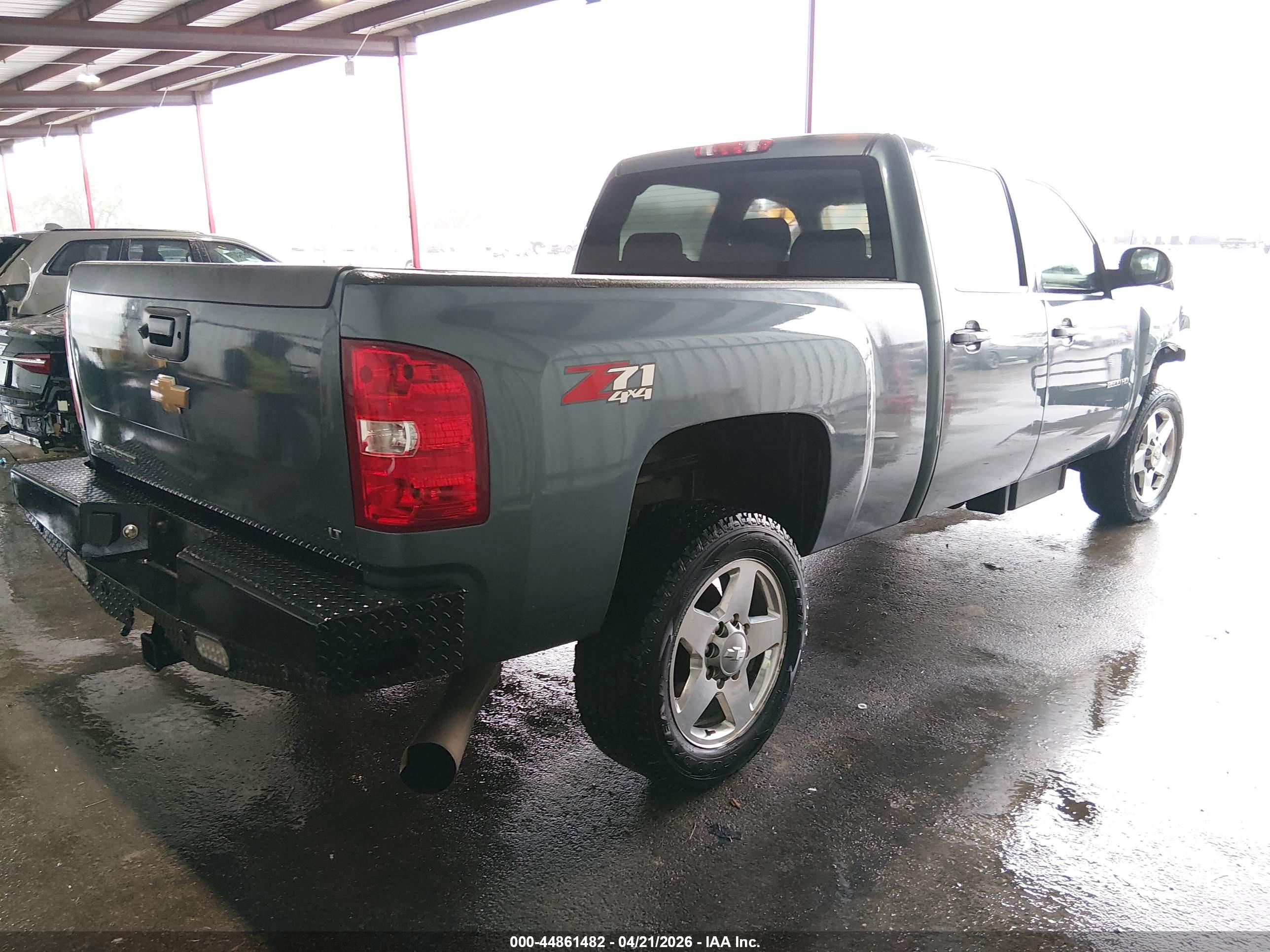 CHEVROLET SILVERADO image 4