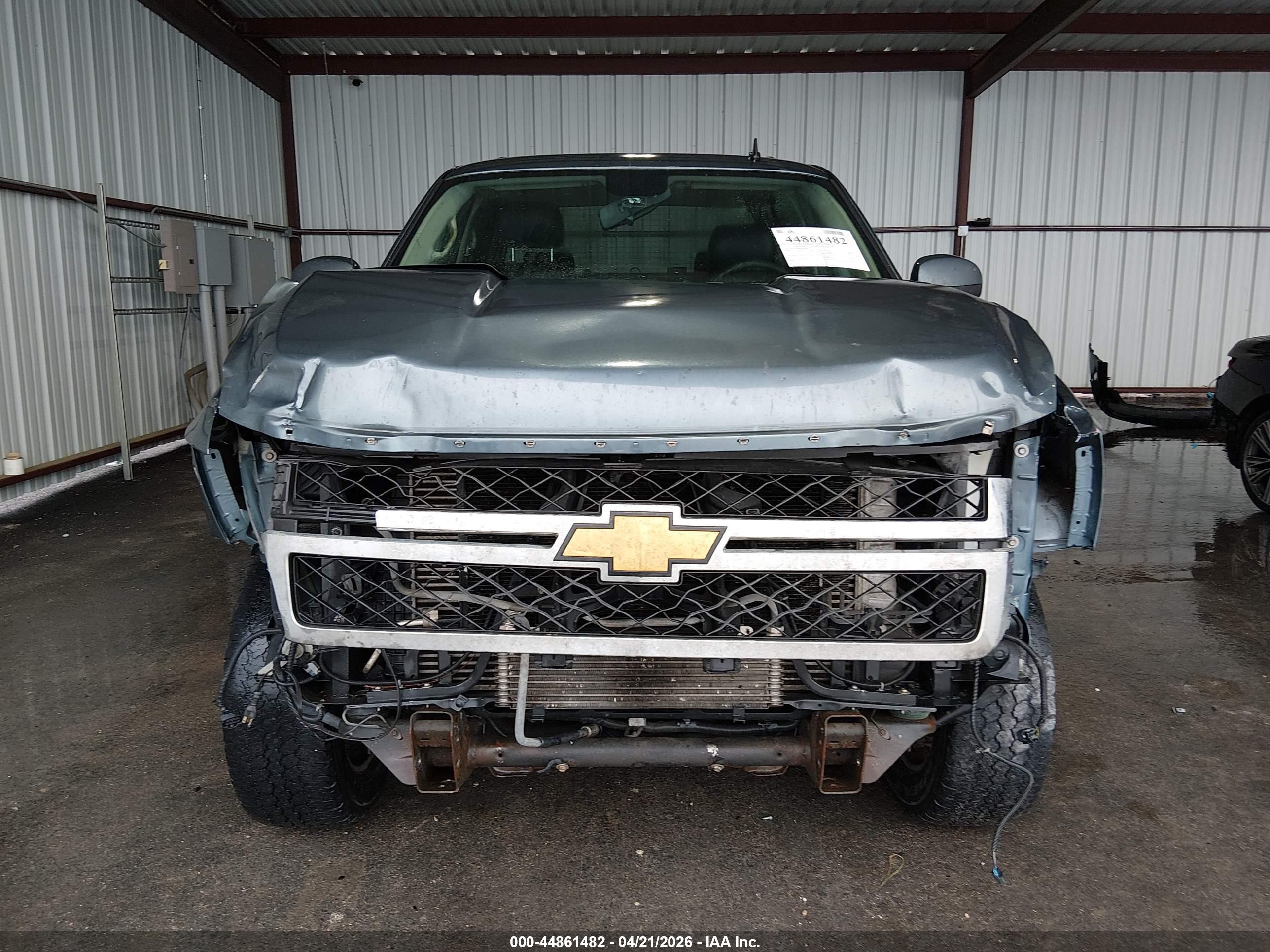 CHEVROLET SILVERADO image 6