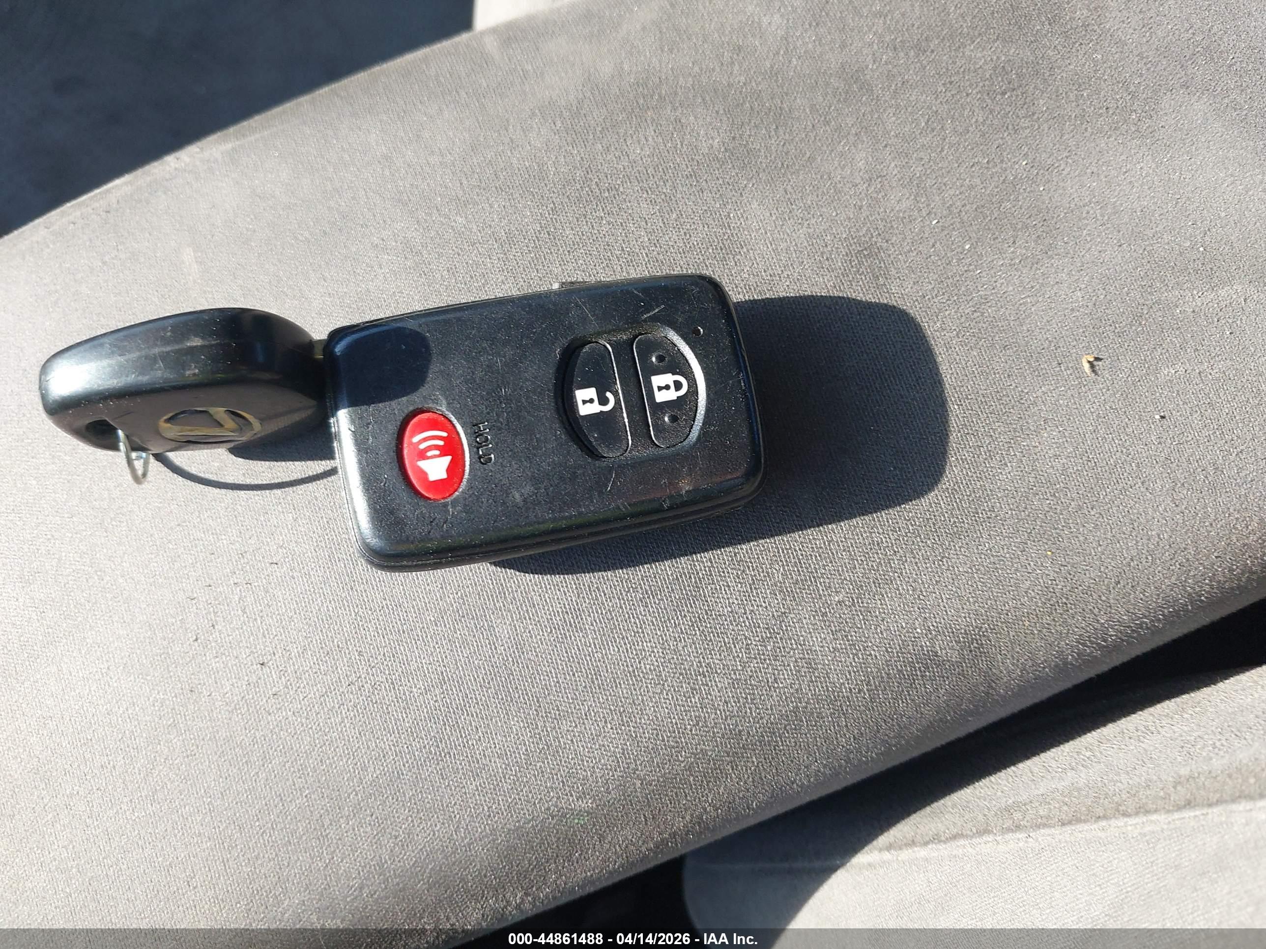 TOYOTA PRIUS image 11