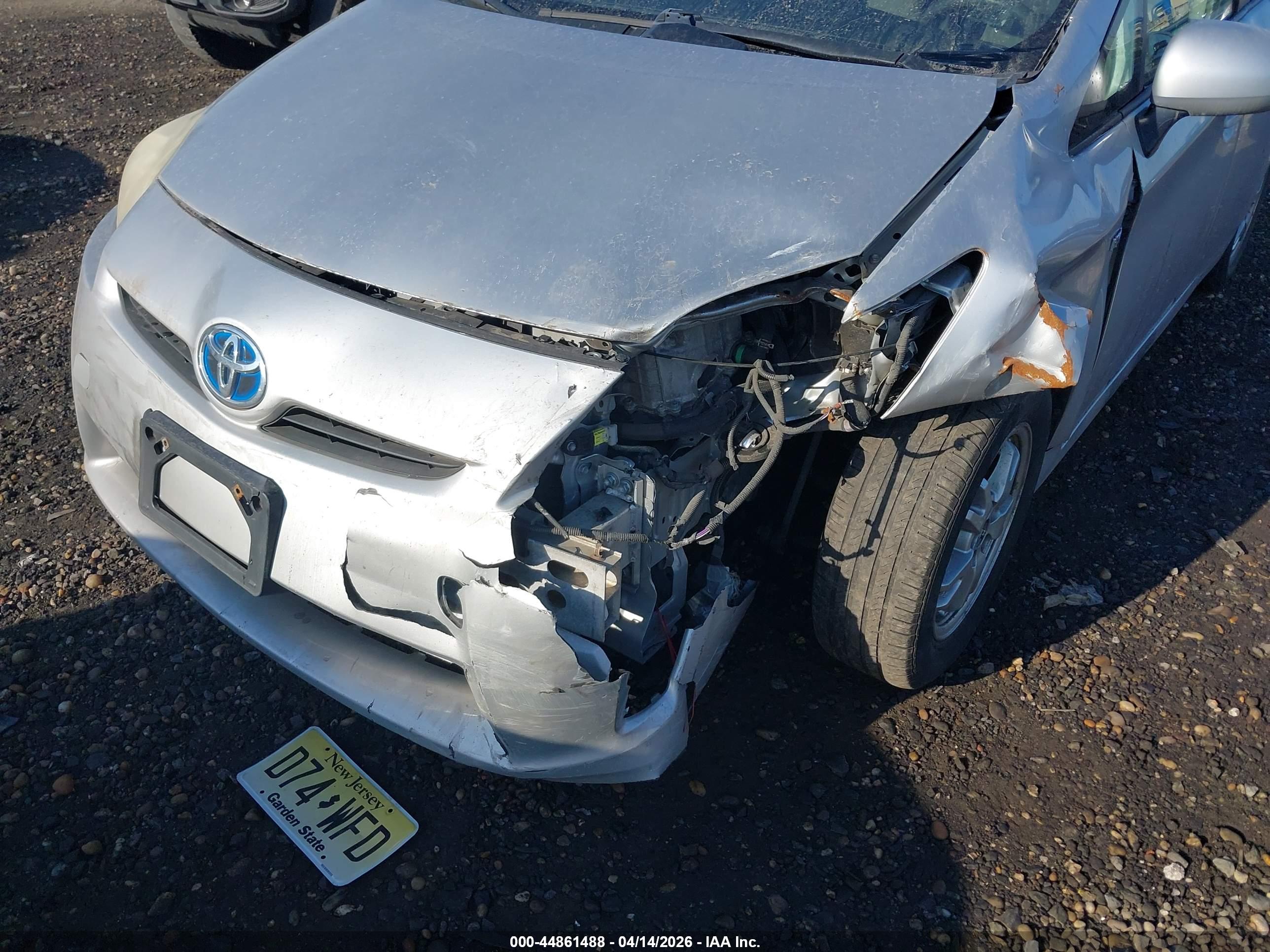 TOYOTA PRIUS image 6