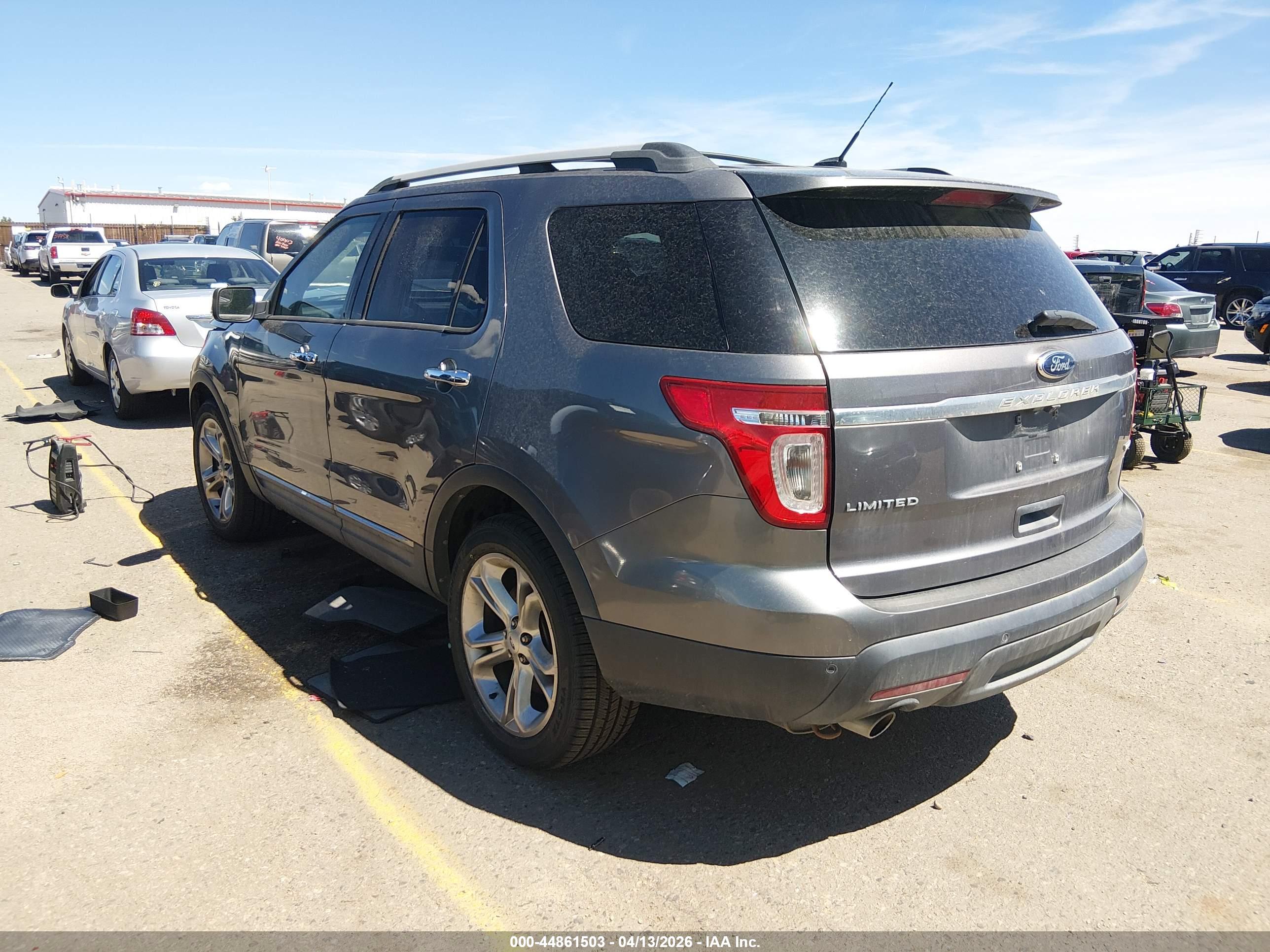 FORD EXPLORER image 3