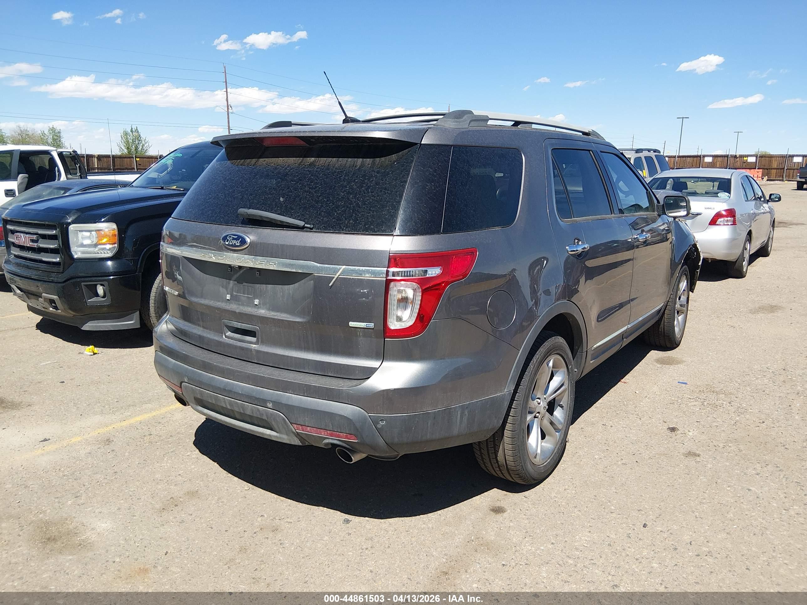 FORD EXPLORER image 4