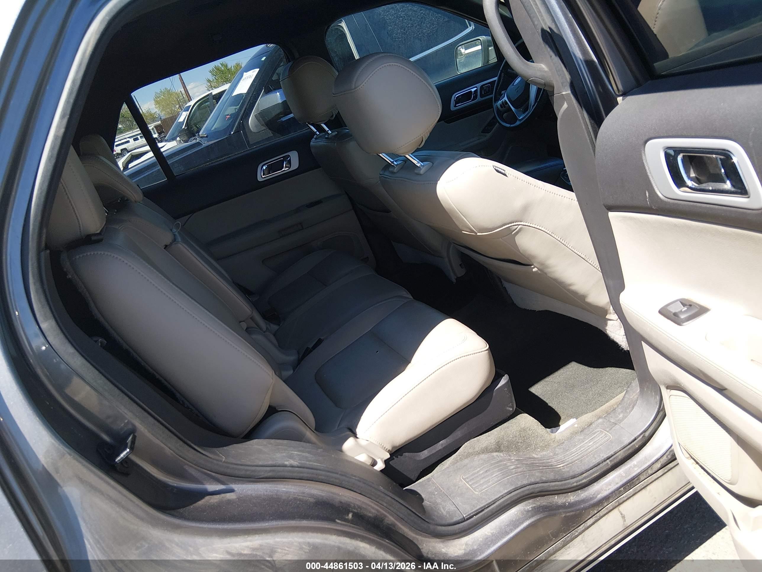 FORD EXPLORER image 8