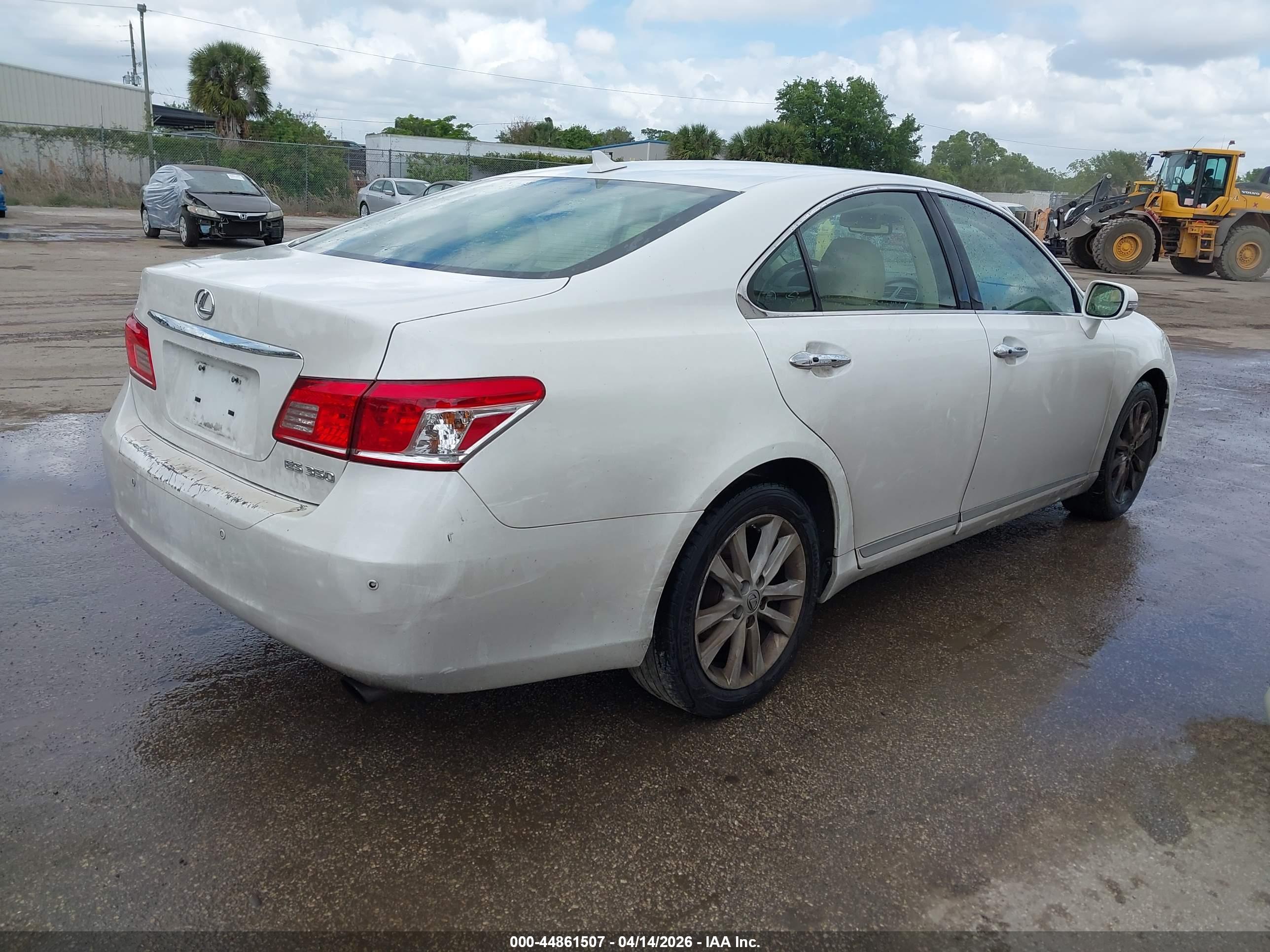 LEXUS ES image 4