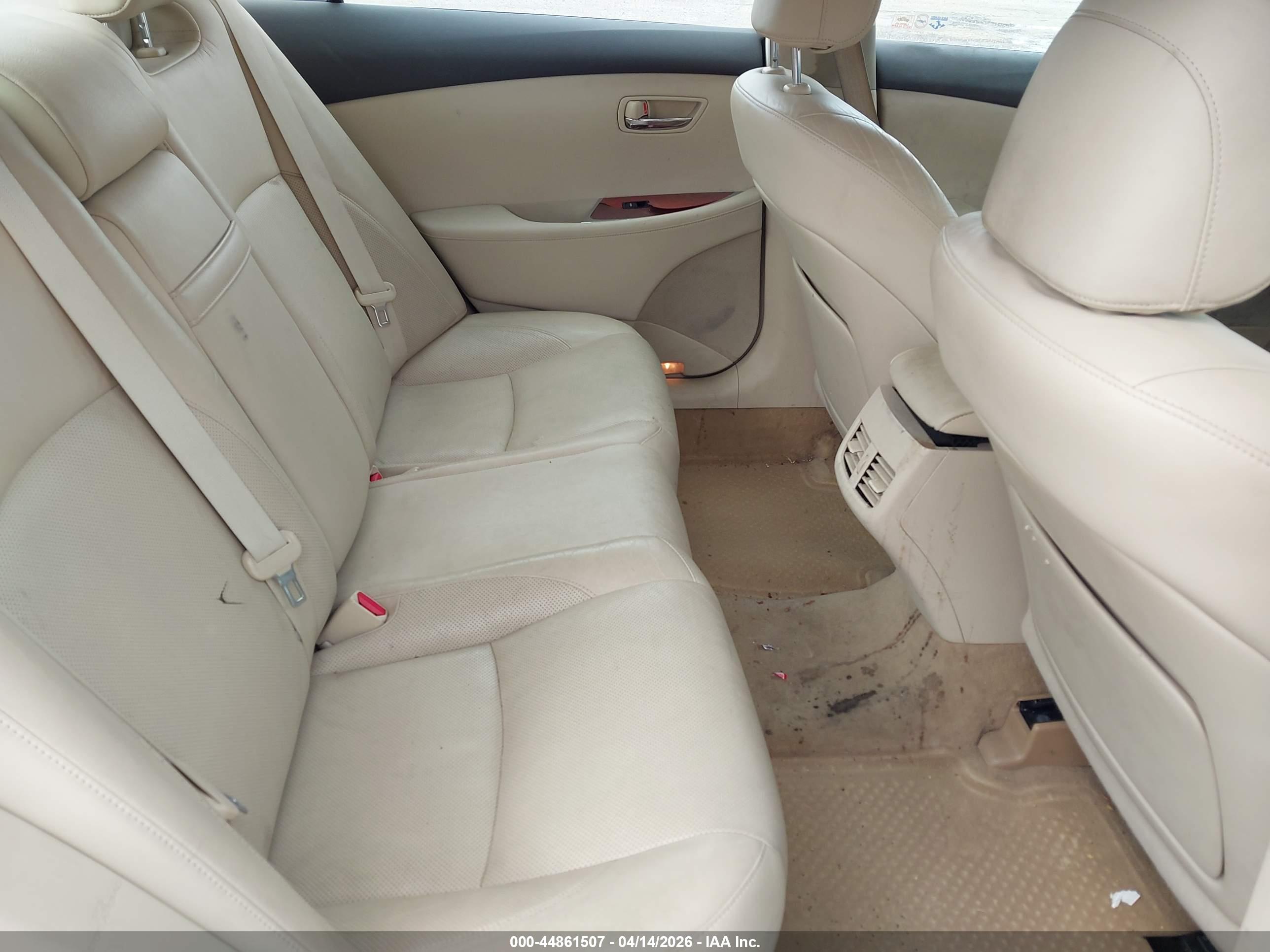 LEXUS ES image 8