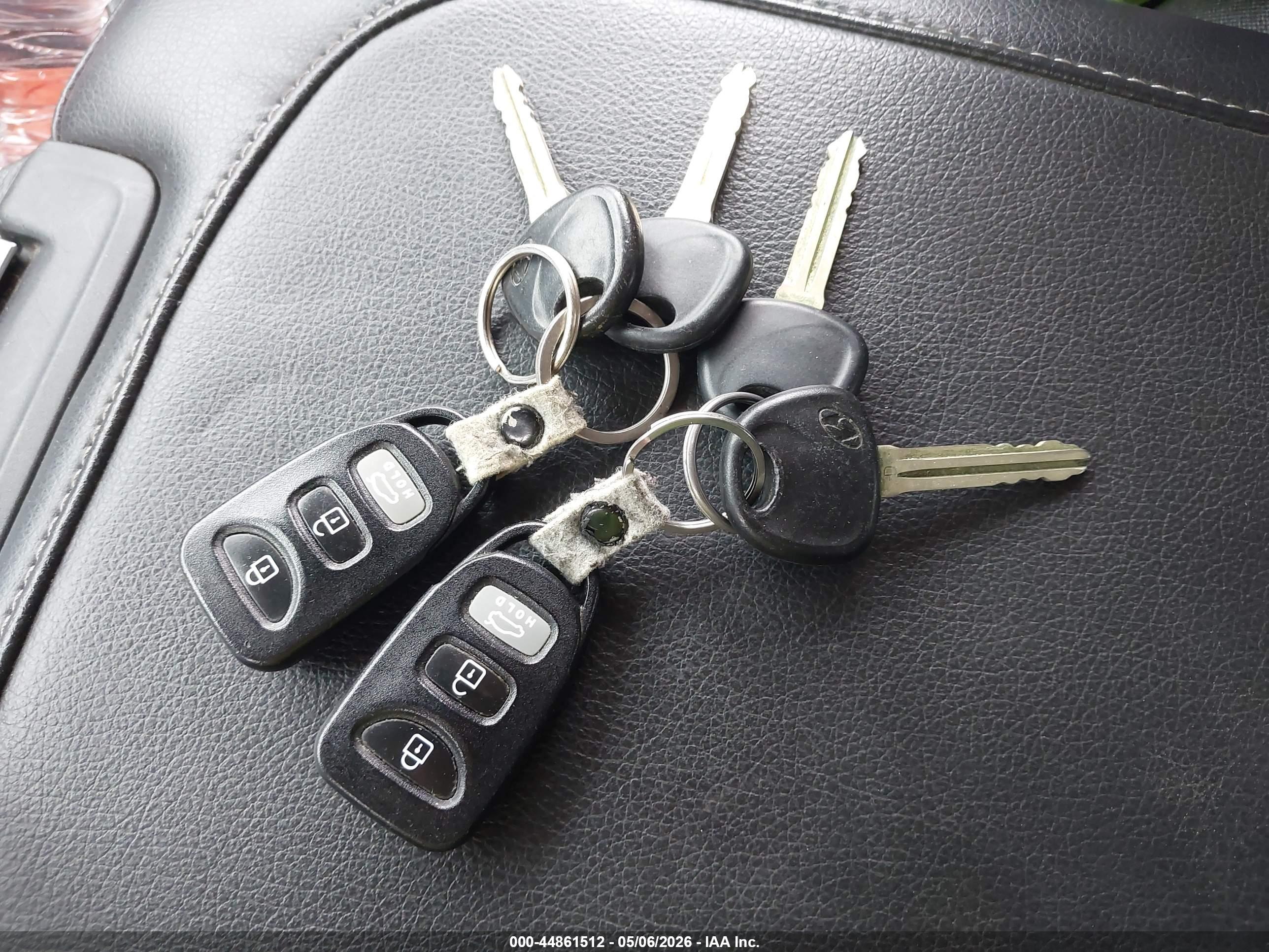 HYUNDAI ELANTRA image 11