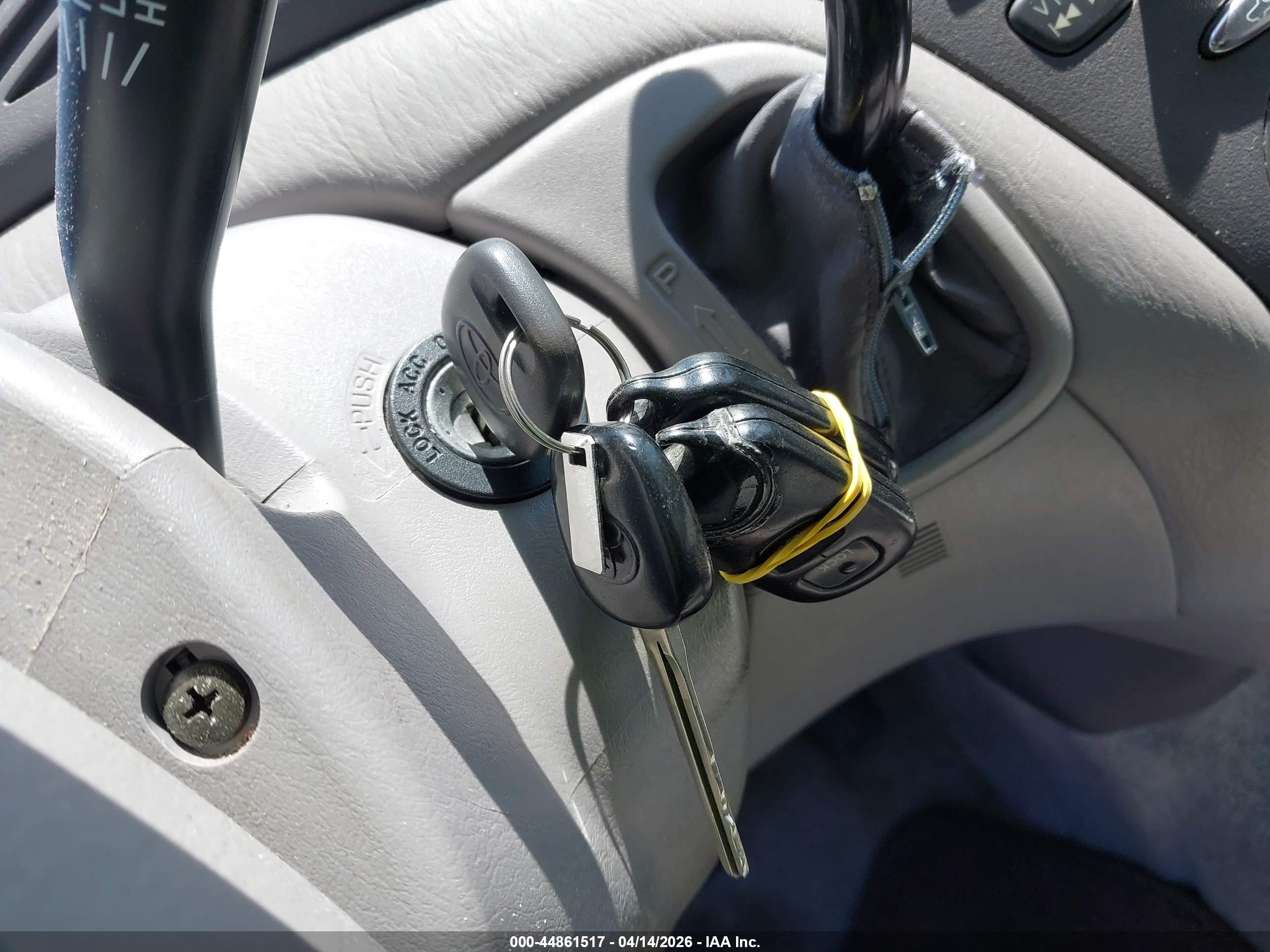 TOYOTA PRIUS image 11