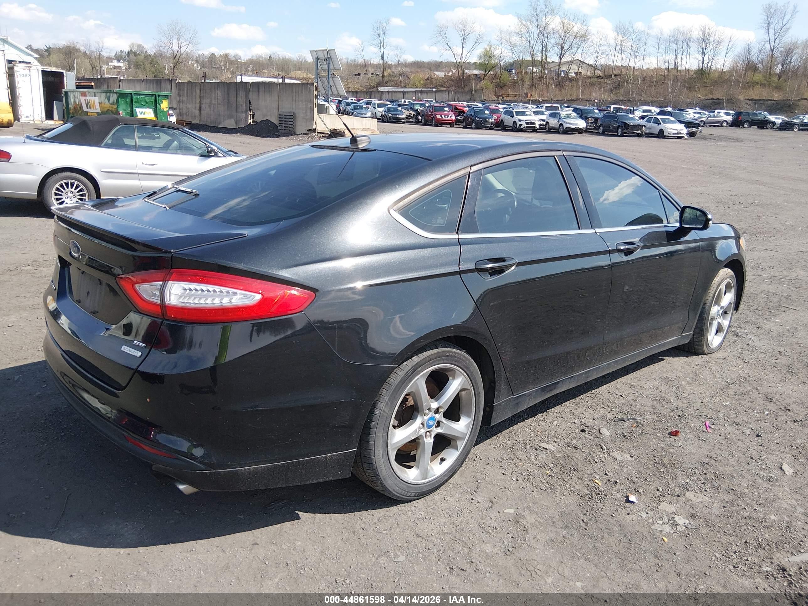 FORD FUSION image 4