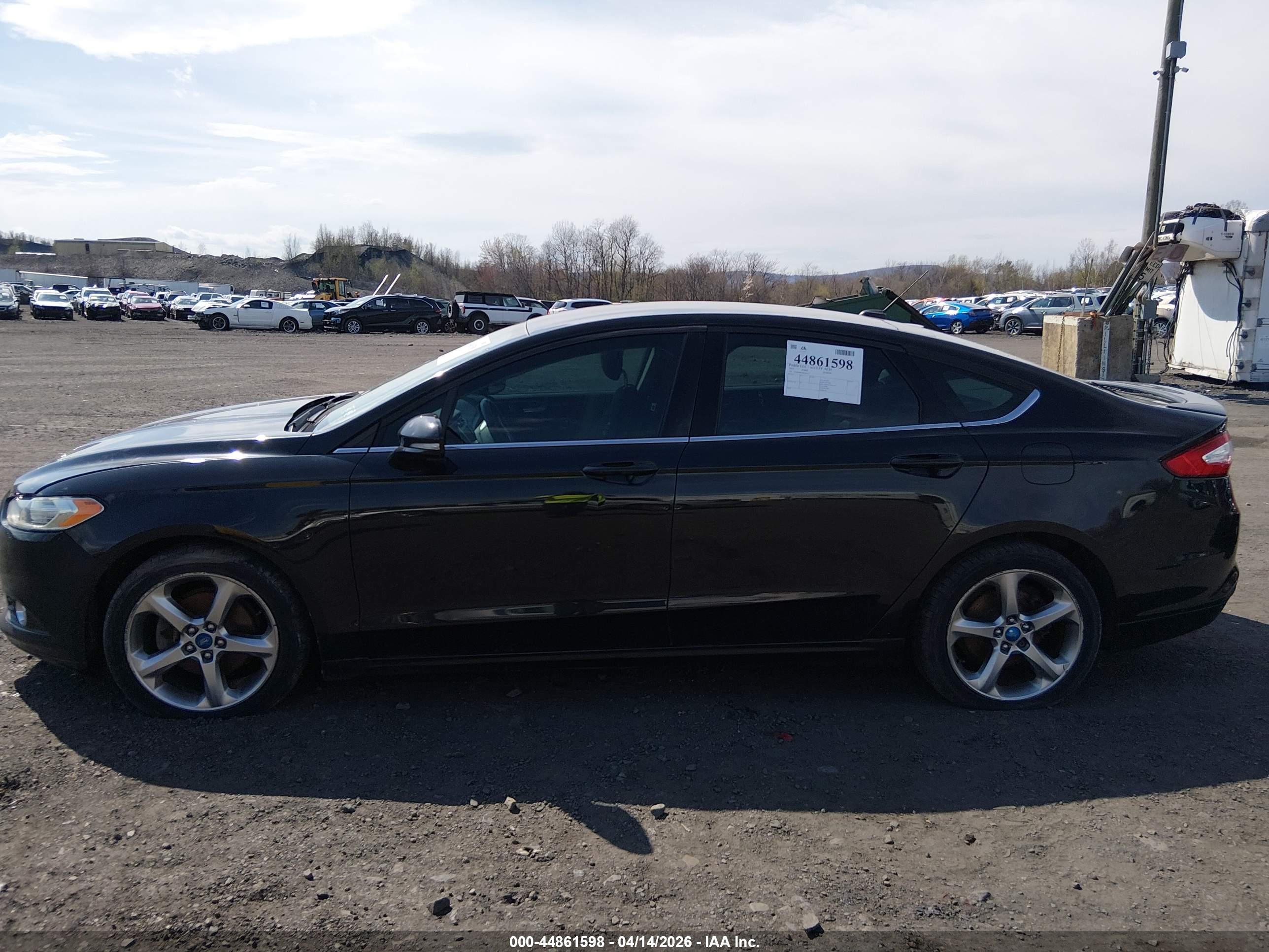 FORD FUSION image 6