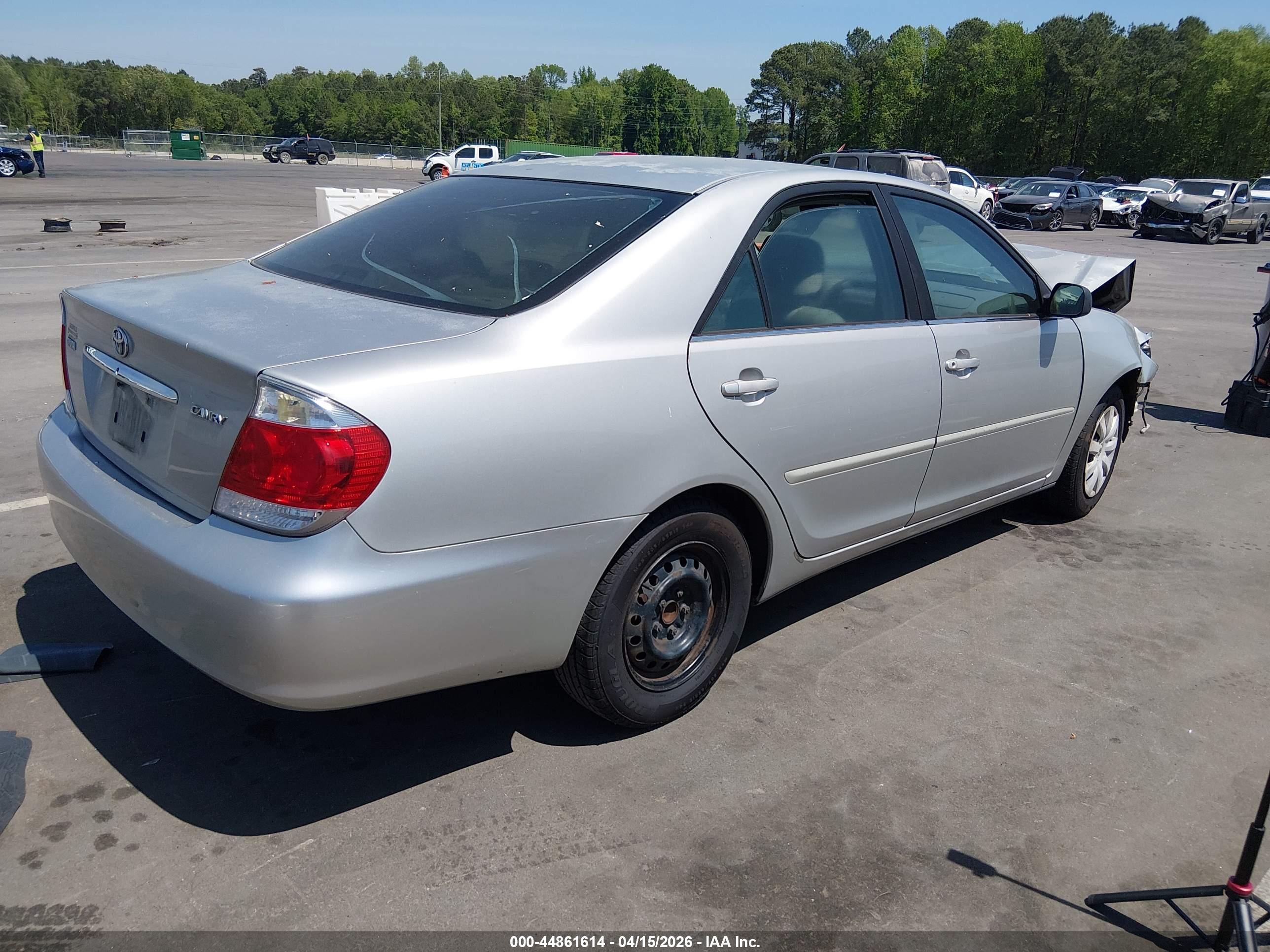 TOYOTA CAMRY image 4