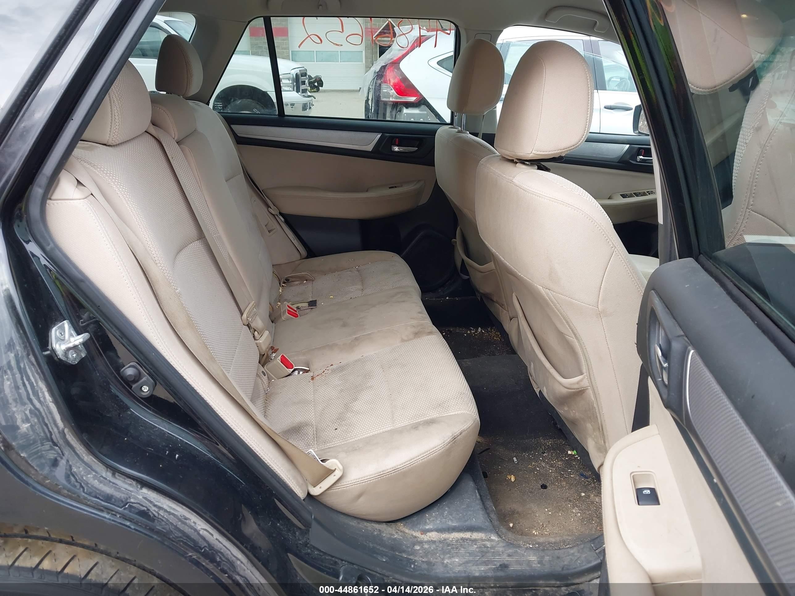 SUBARU OUTBACK image 8