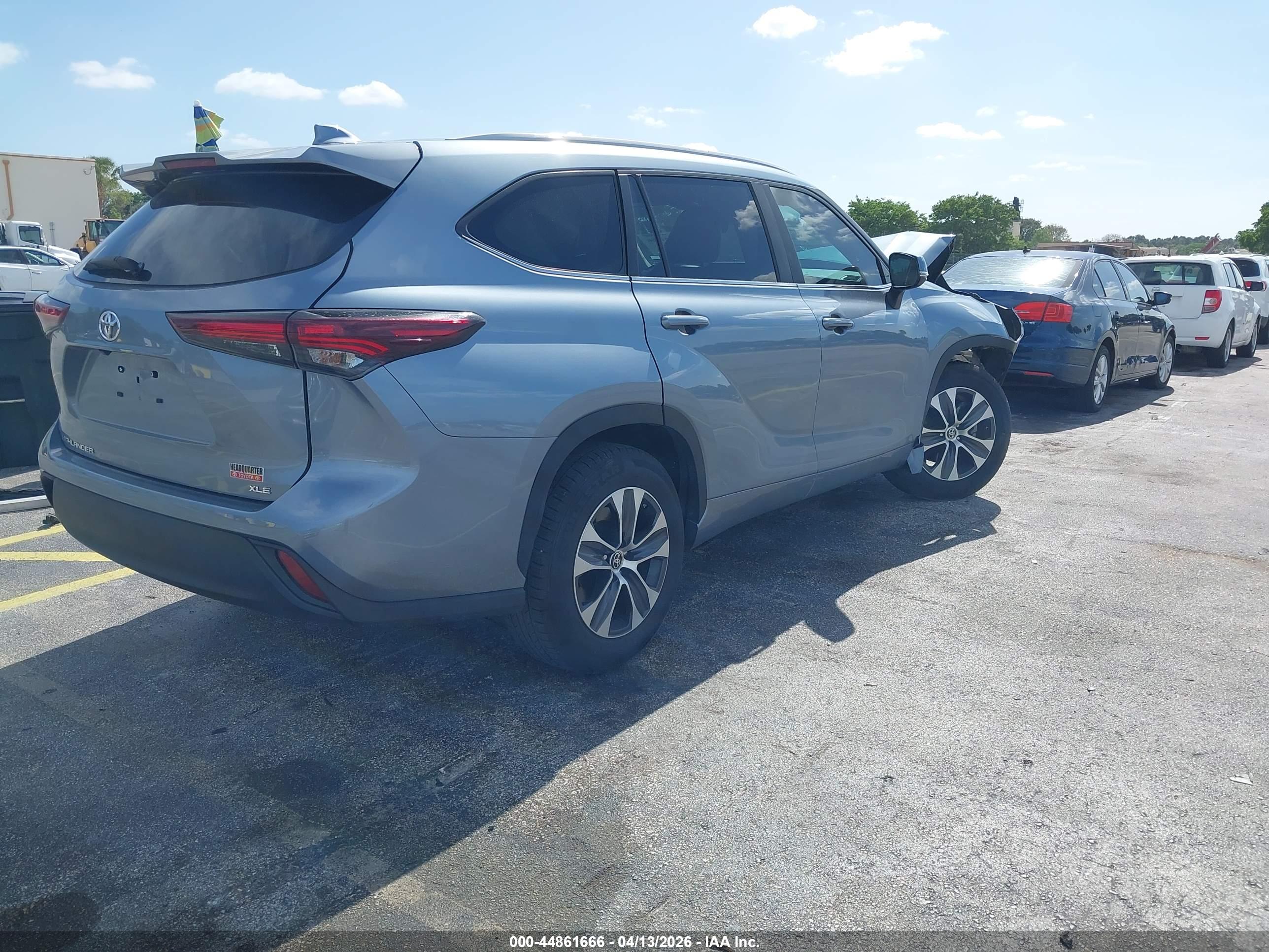 TOYOTA HIGHLANDER image 4