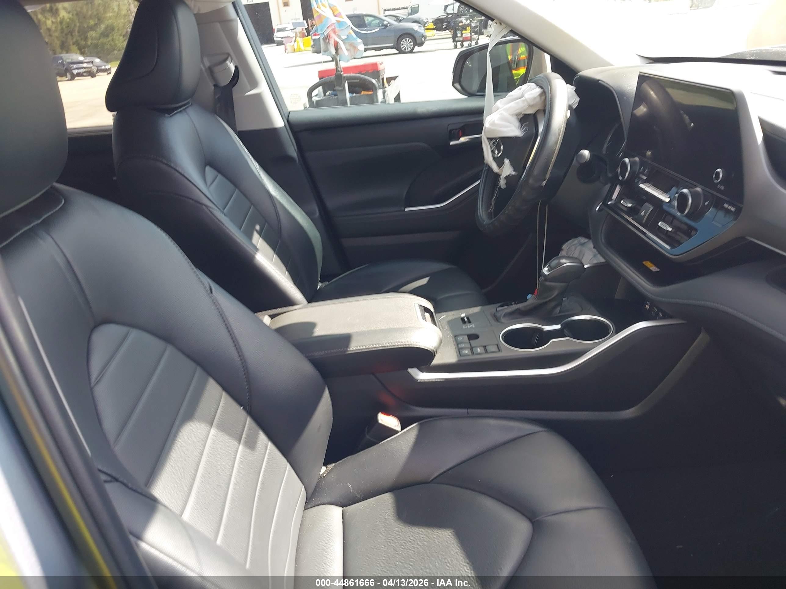 TOYOTA HIGHLANDER image 5