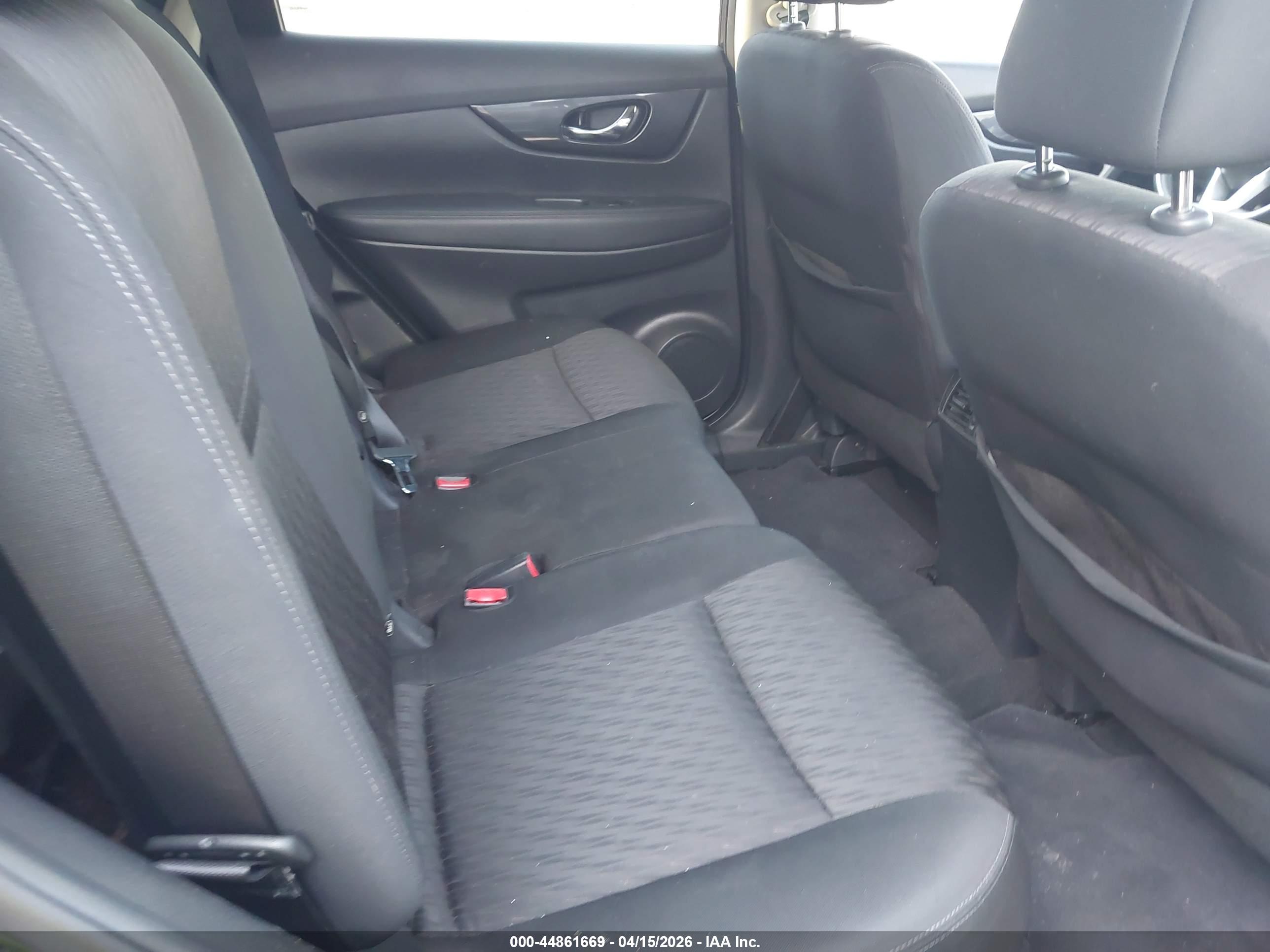 NISSAN ROGUE image 8