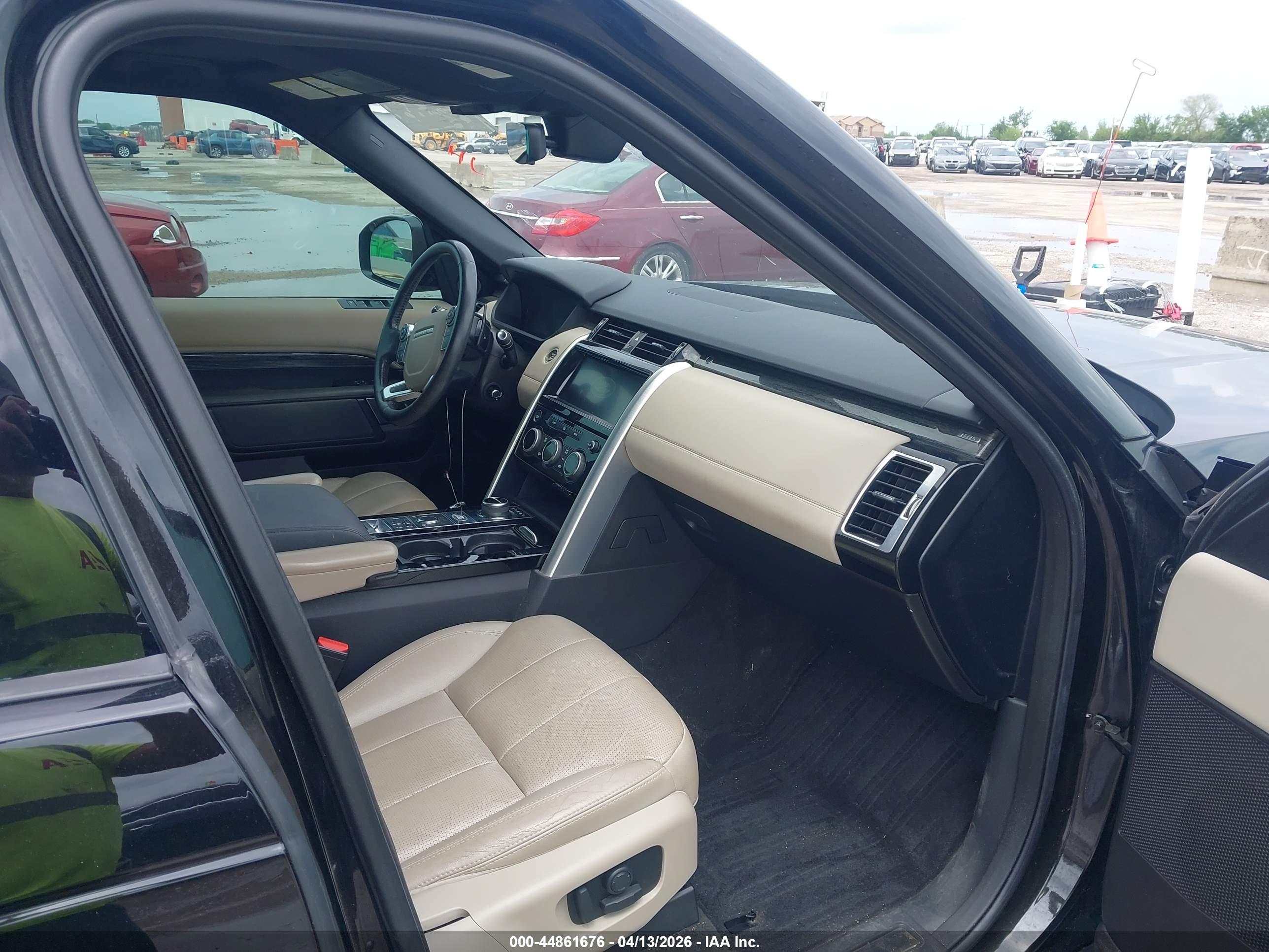 LAND ROVER image 5