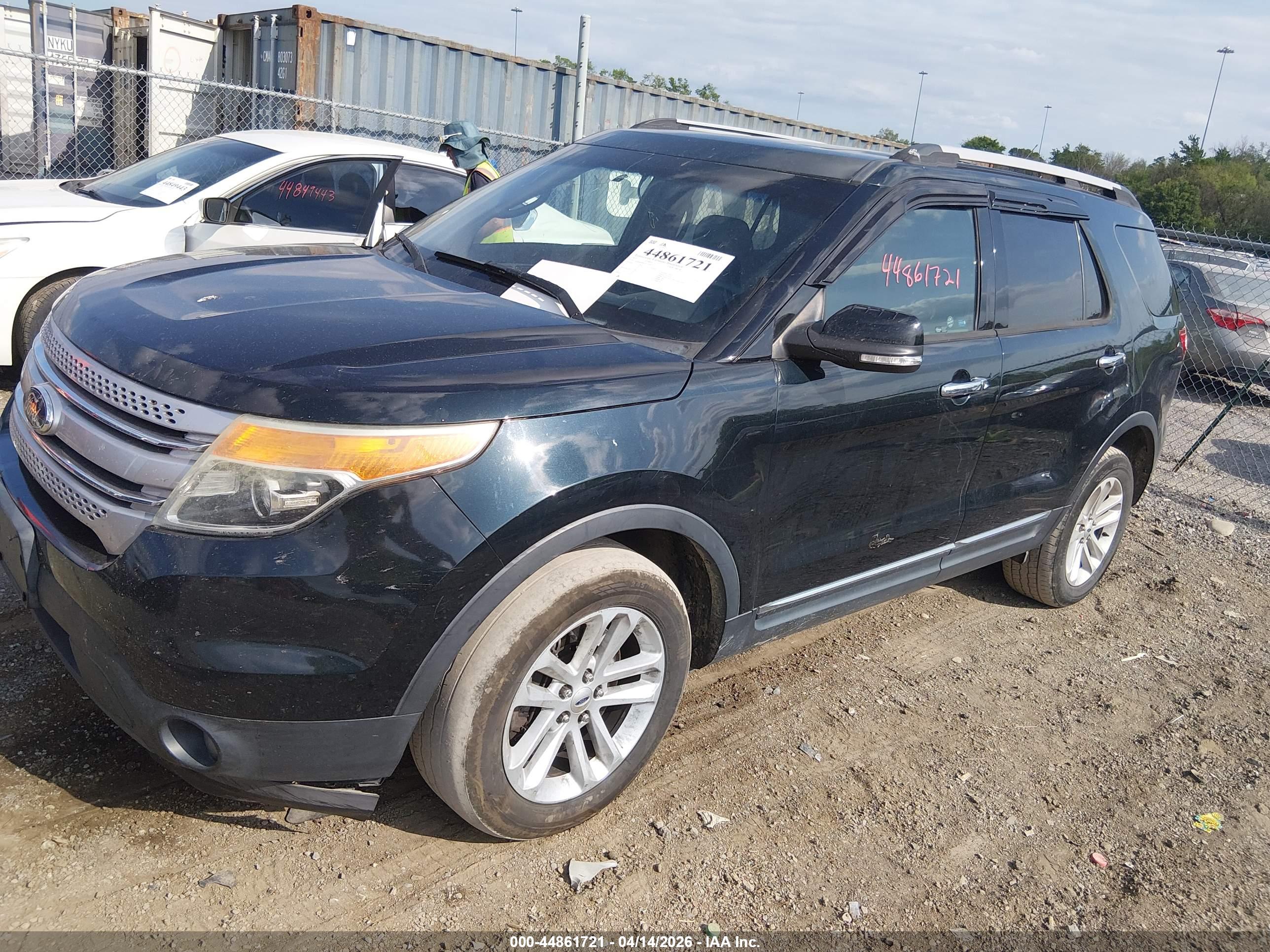 FORD EXPLORER image 2