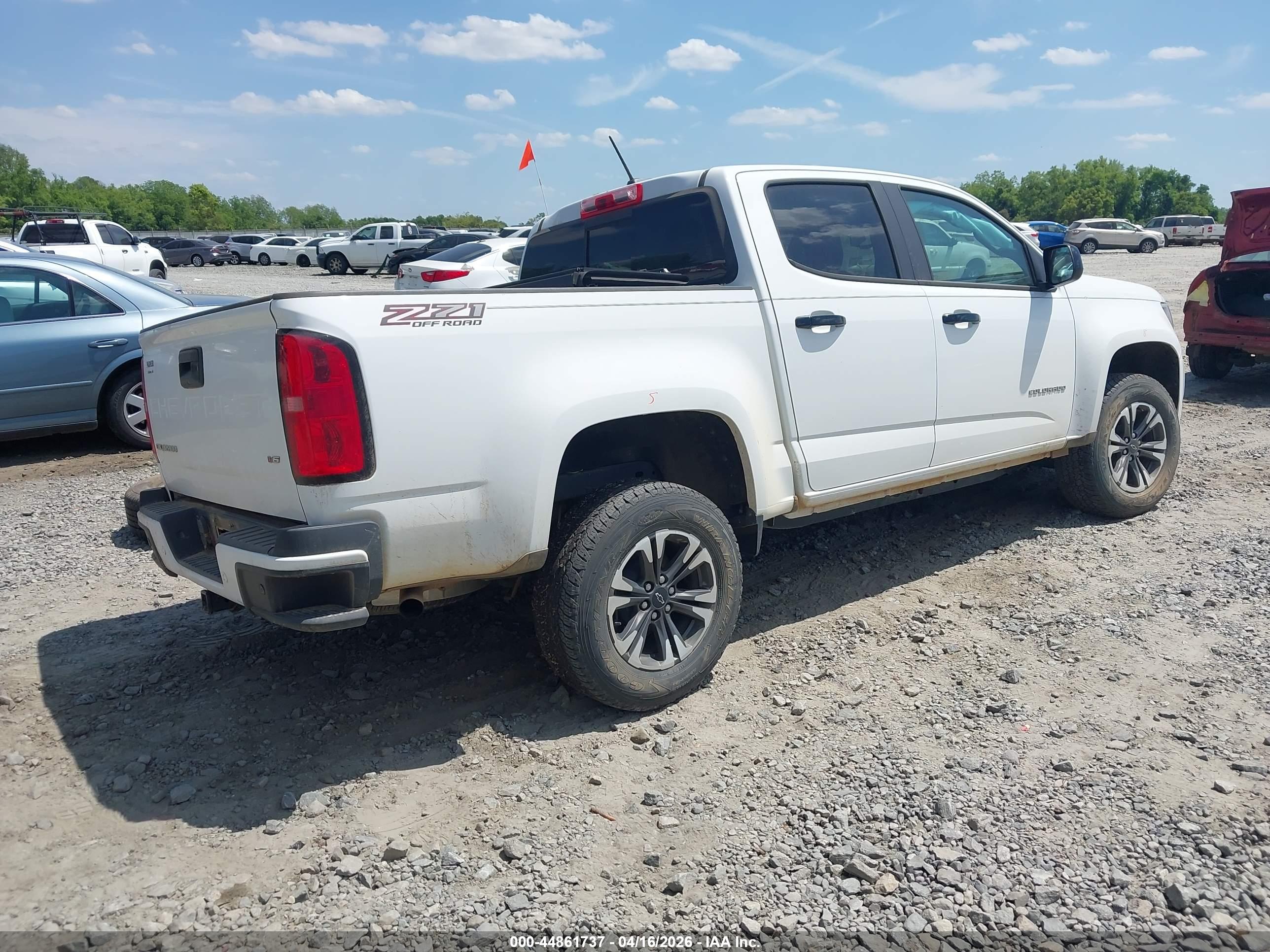 CHEVROLET COLORADO image 4