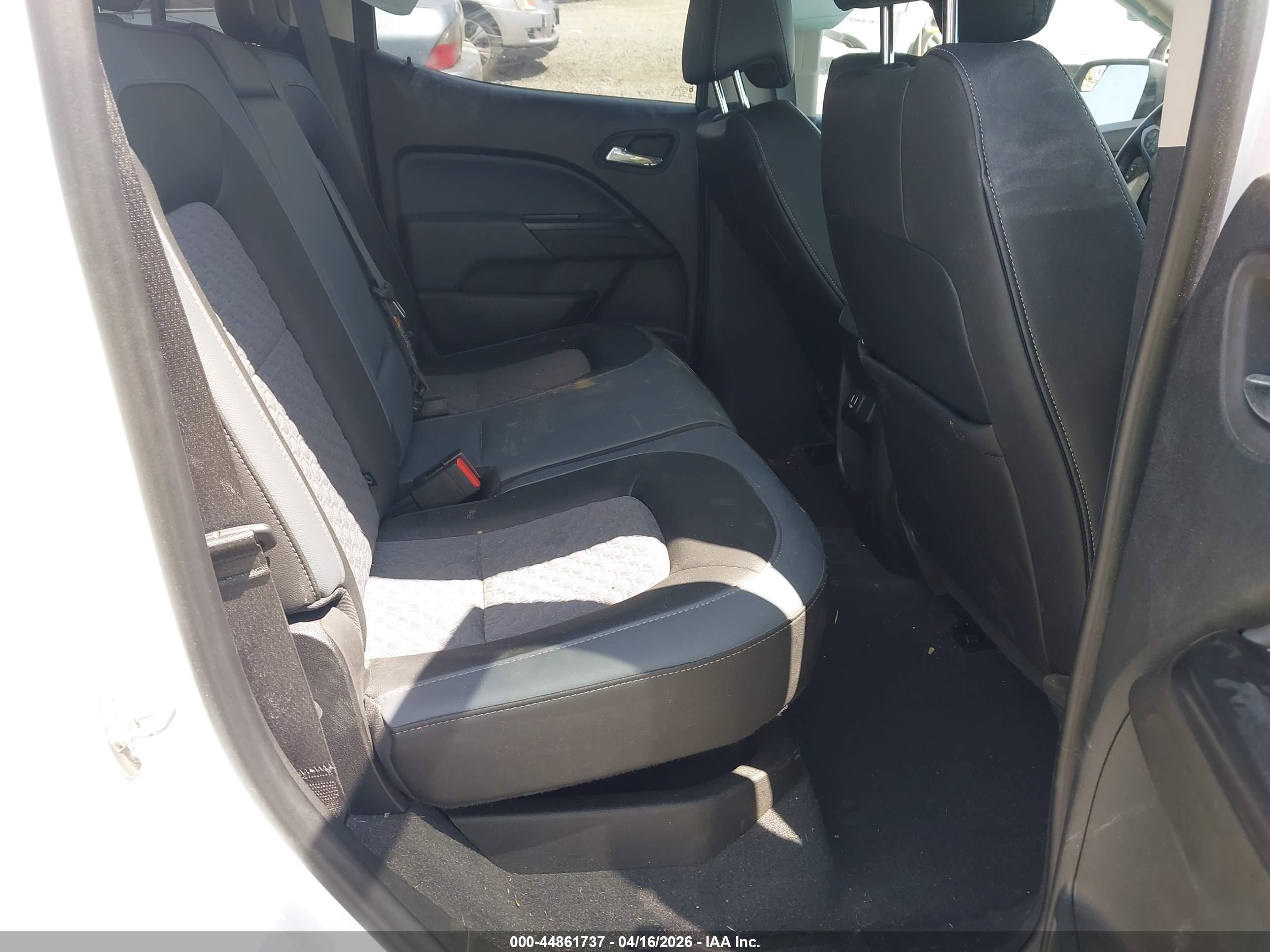 CHEVROLET COLORADO image 8