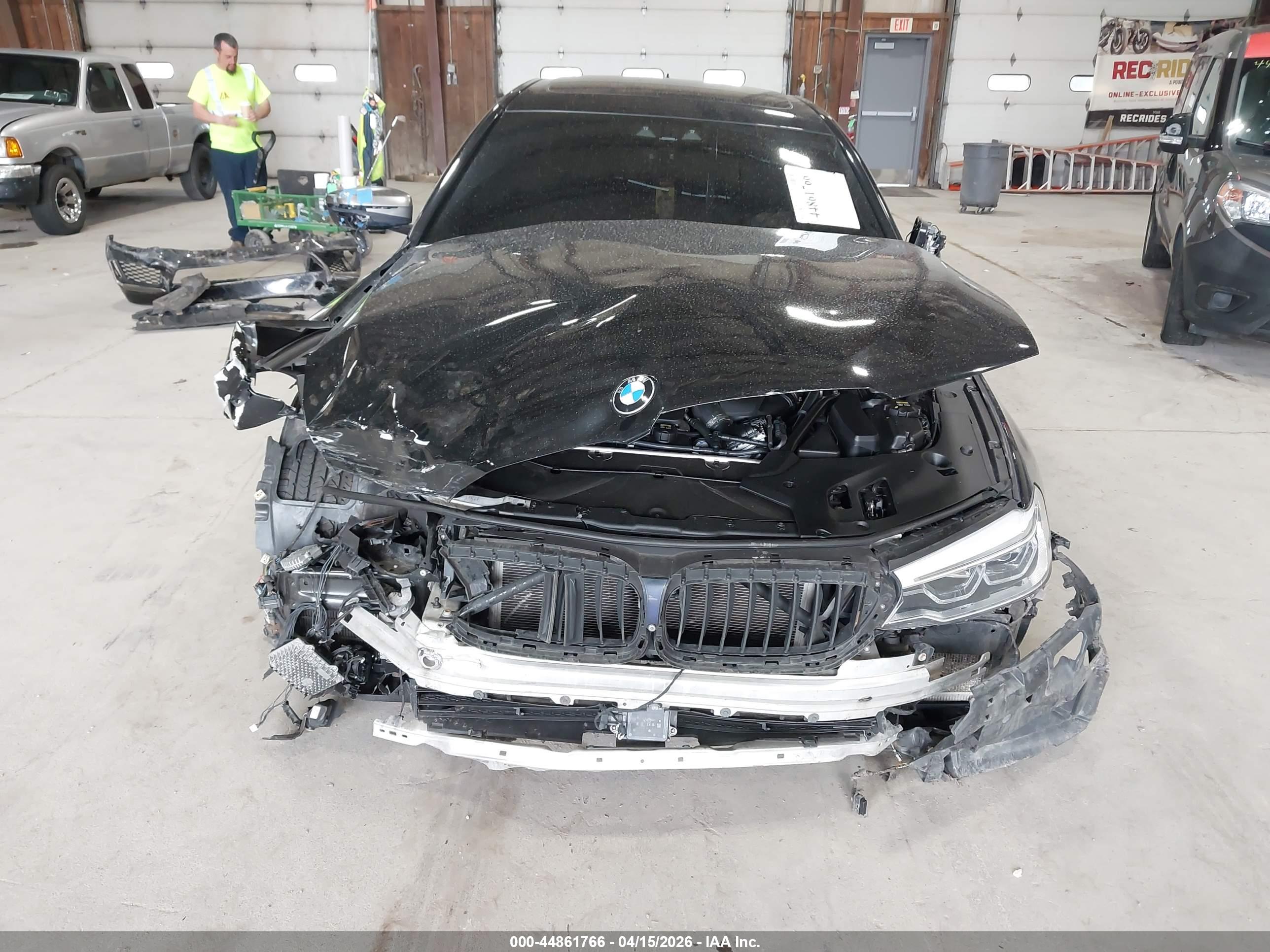 BMW M550I image 6