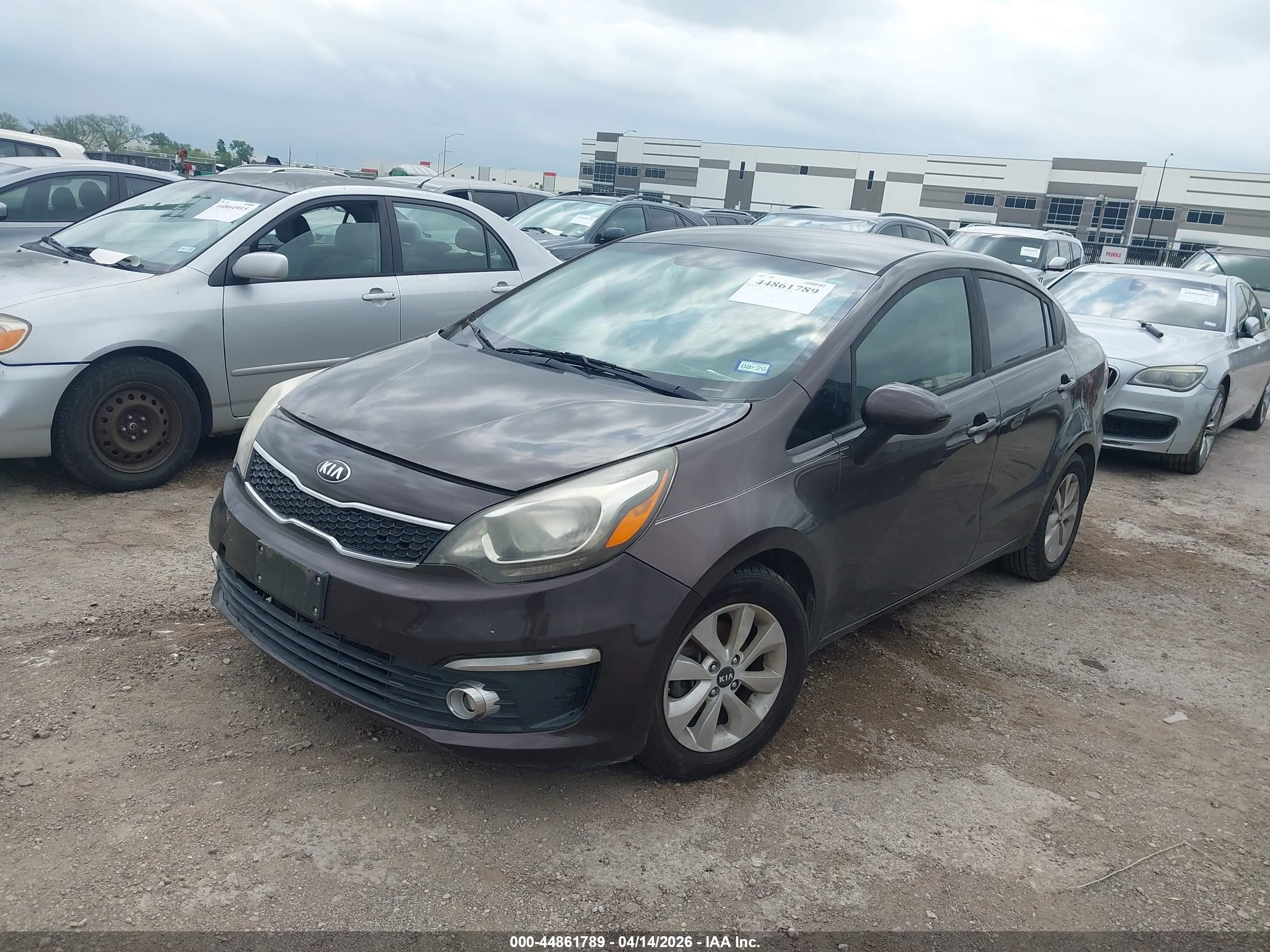 KIA RIO image 2
