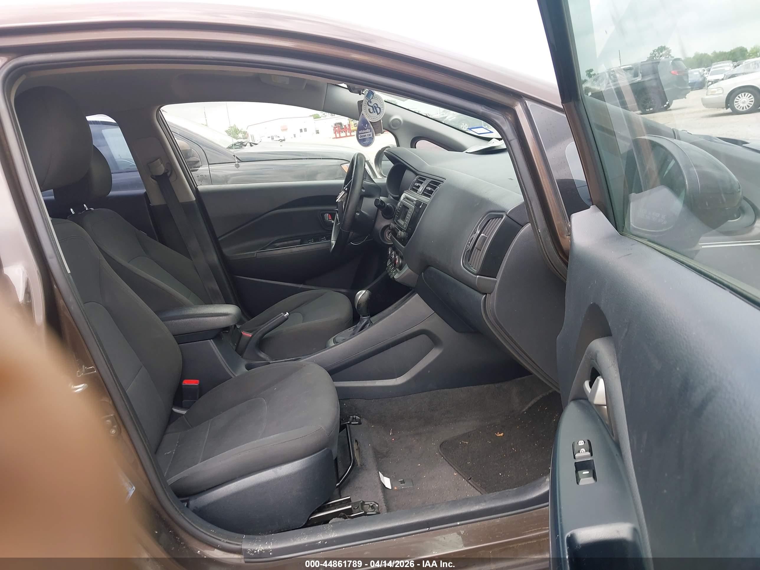 KIA RIO image 5