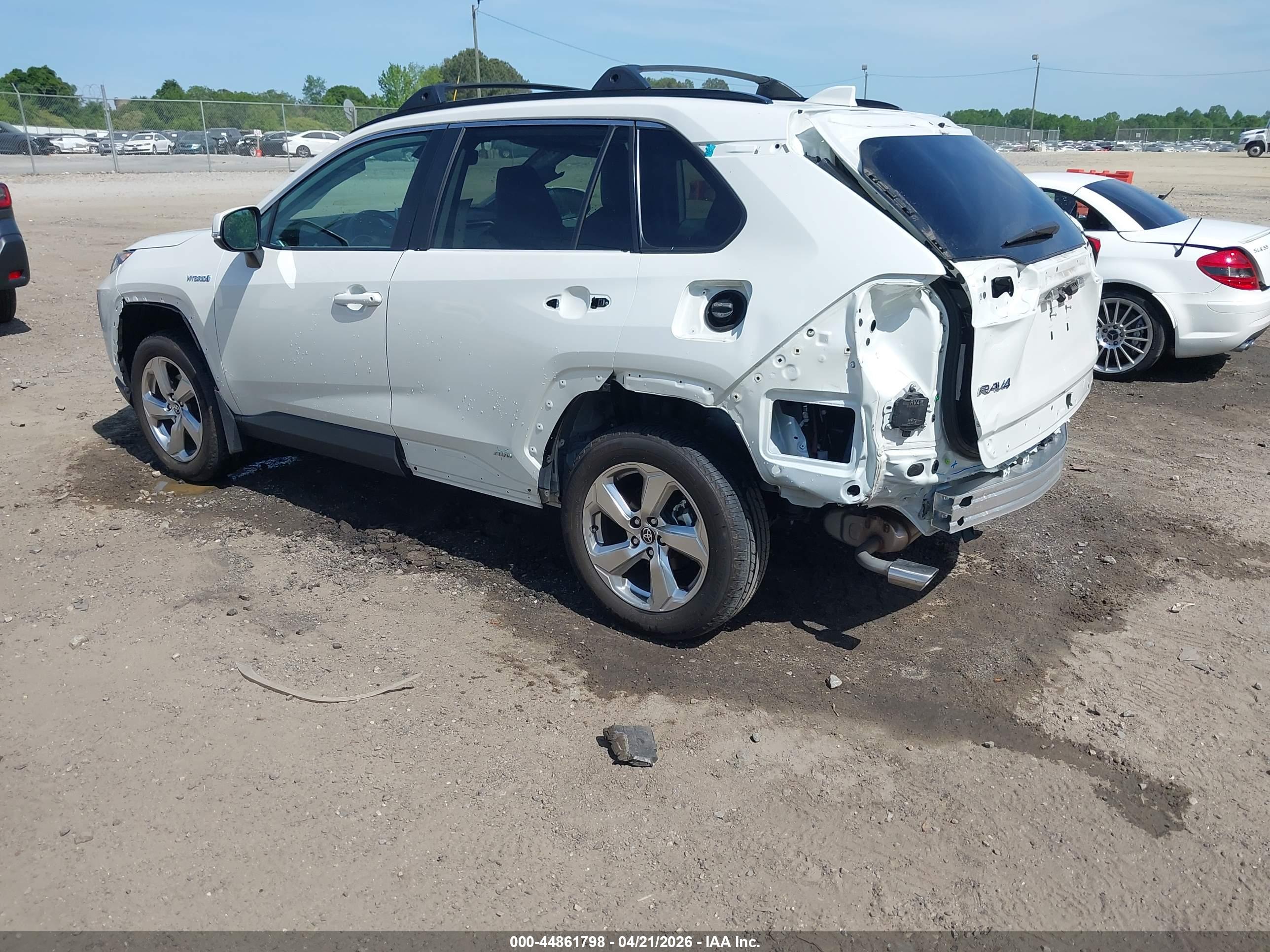 TOYOTA RAV4 image 3