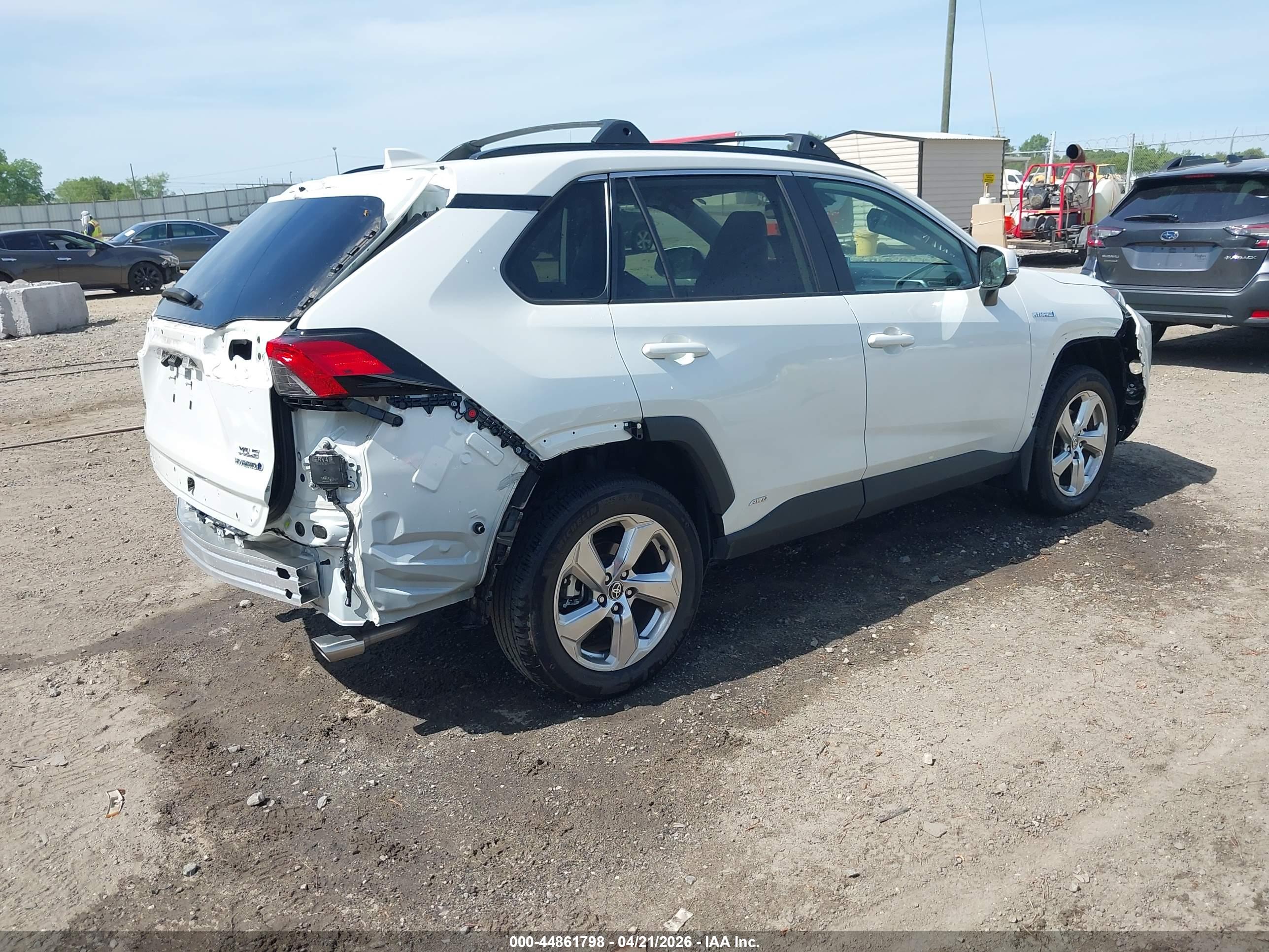 TOYOTA RAV4 image 4