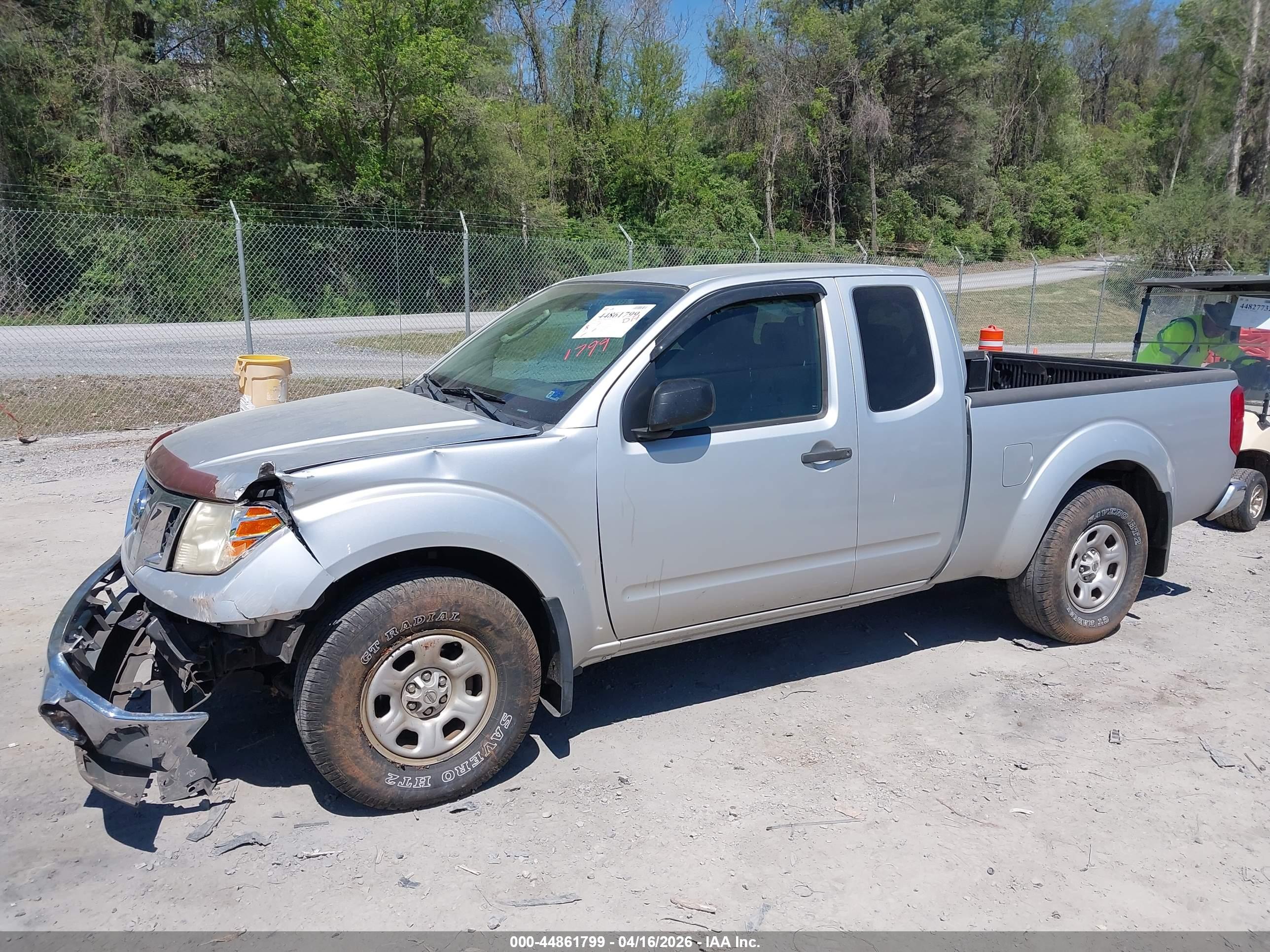 NISSAN FRONTIER image 2