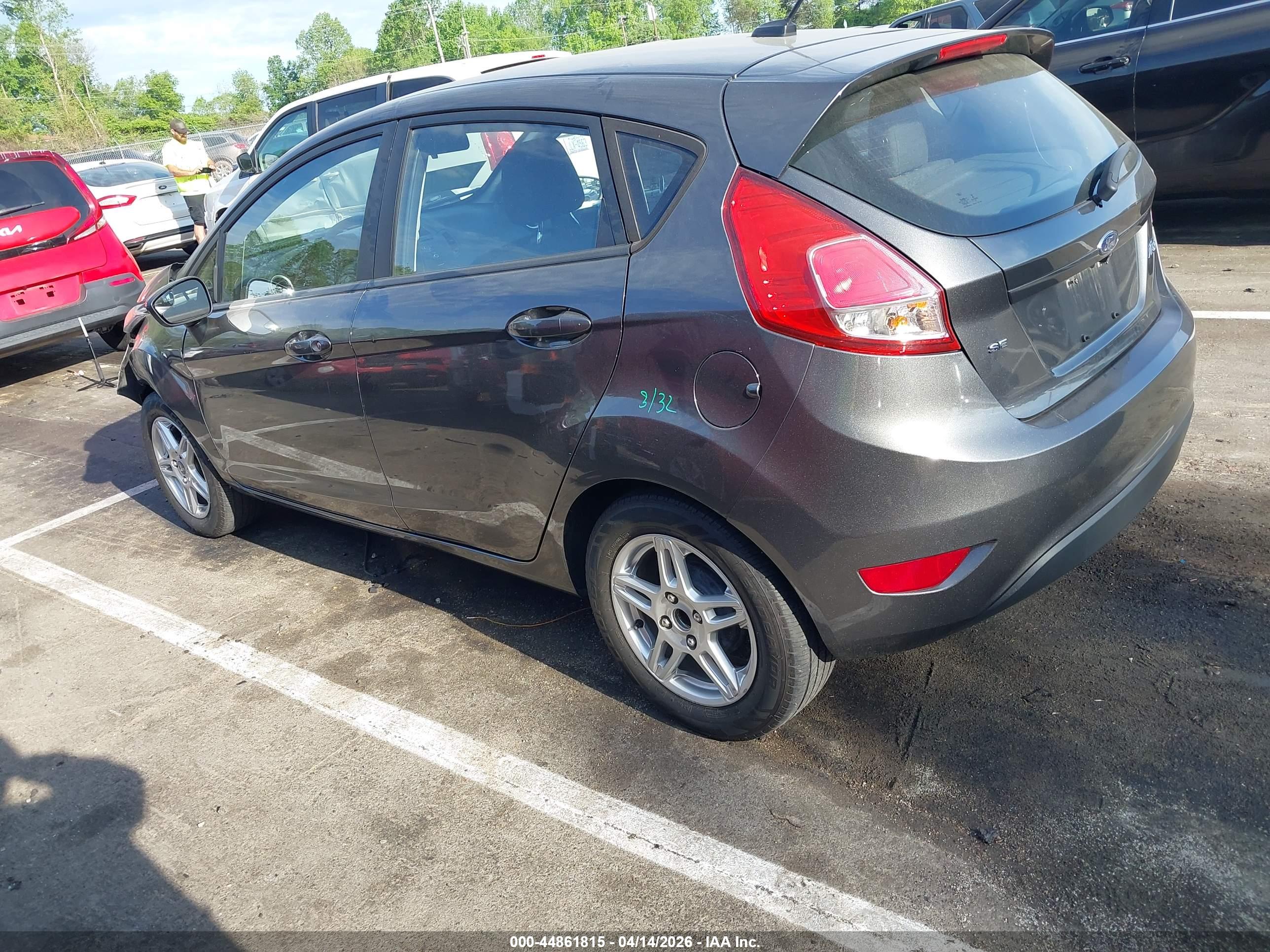 FORD FIESTA image 3