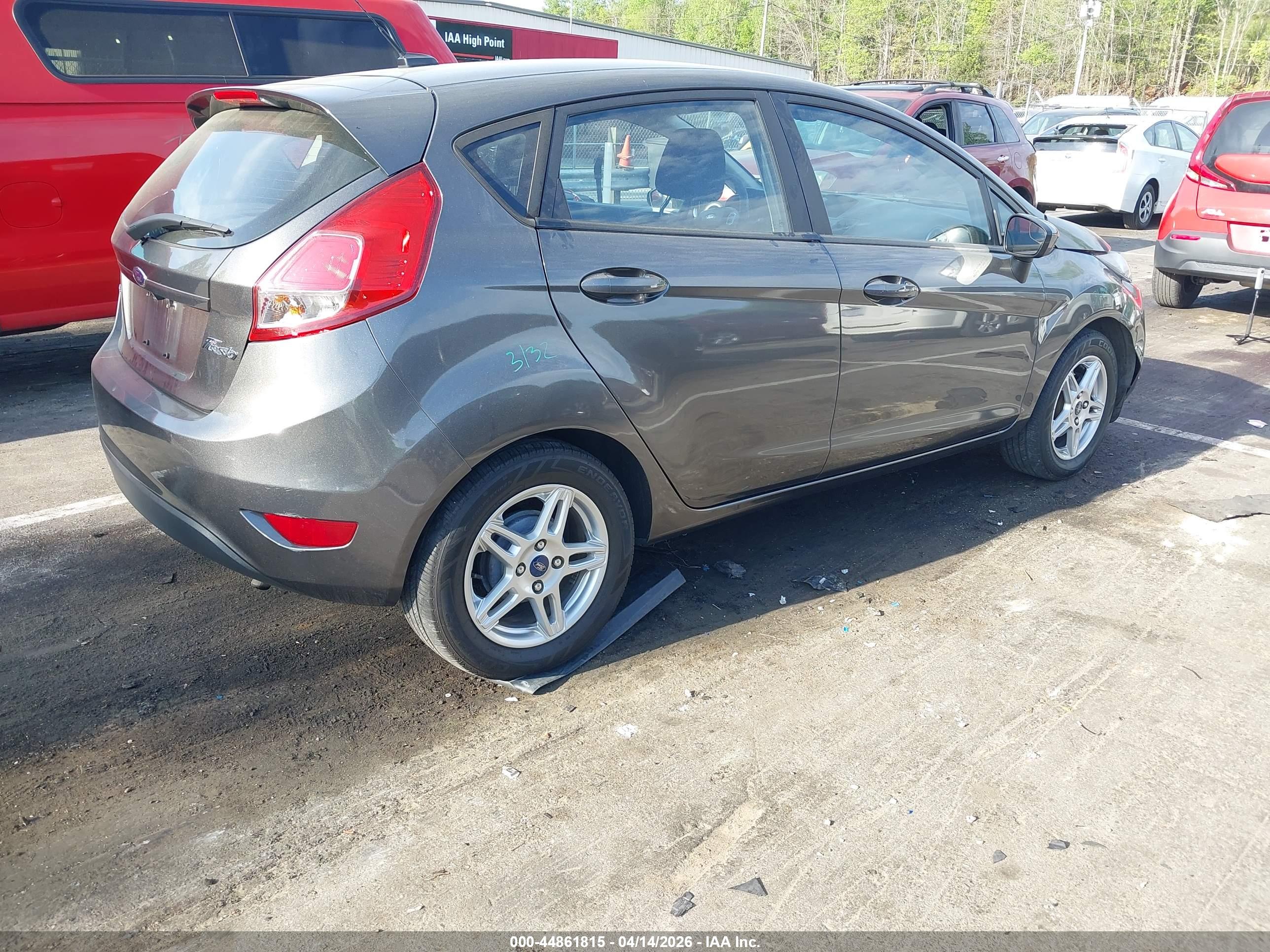 FORD FIESTA image 4