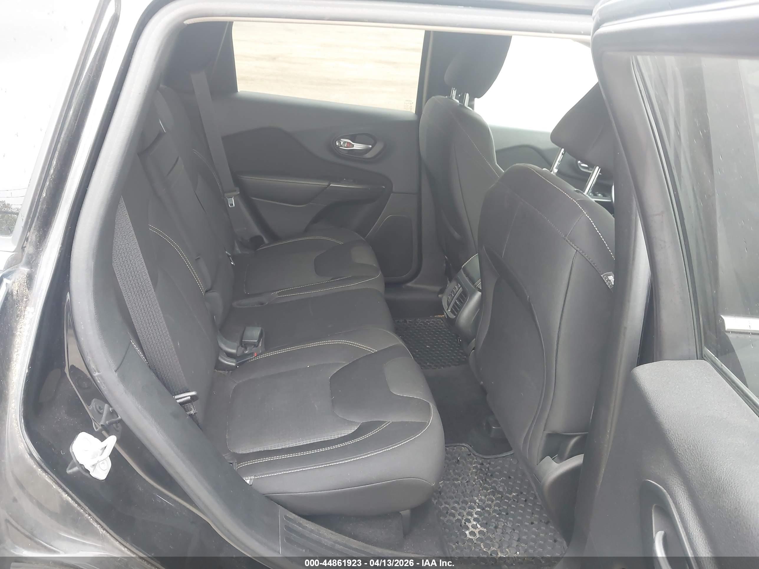 JEEP CHEROKEE image 8
