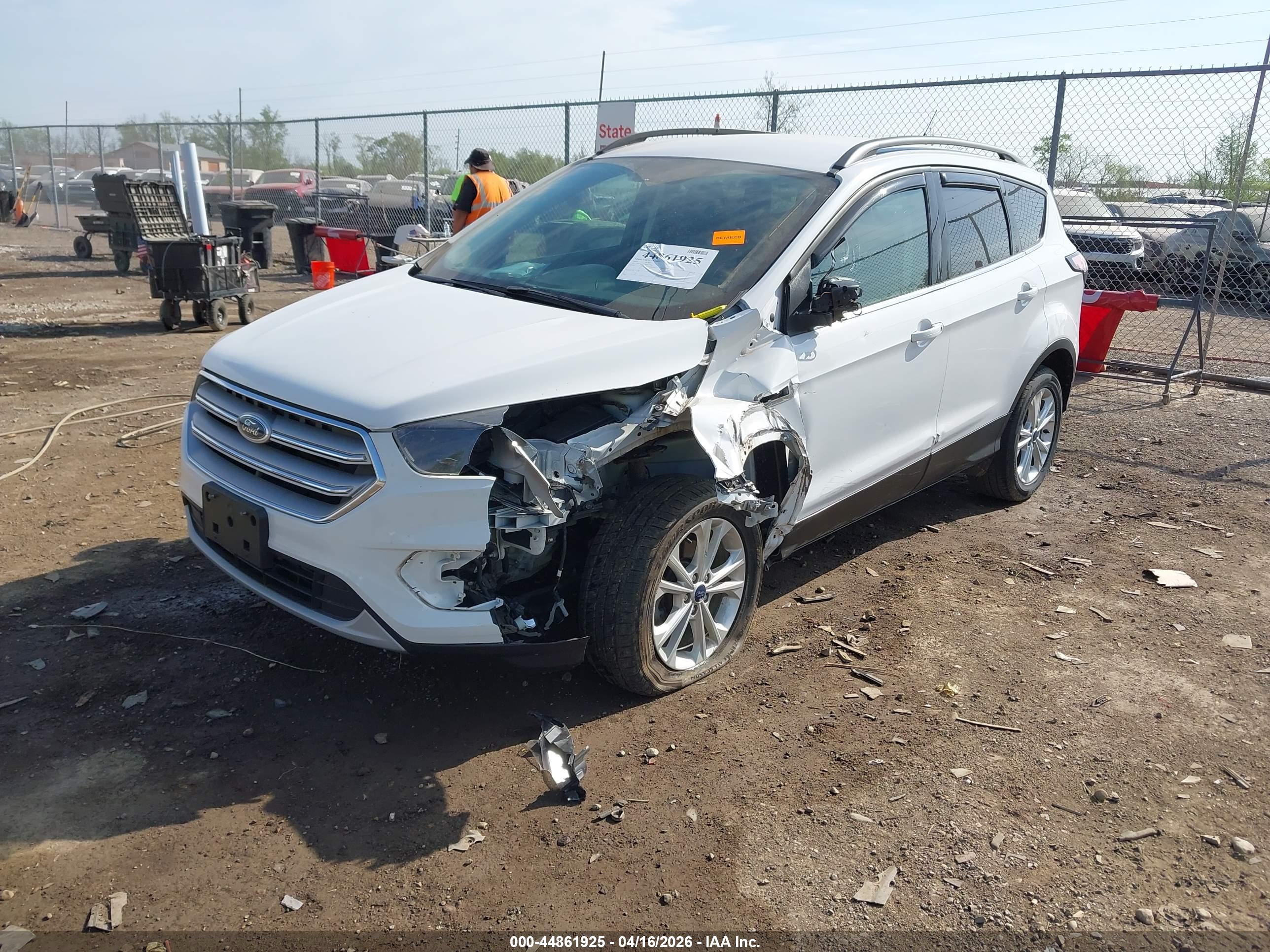 FORD ESCAPE image 2