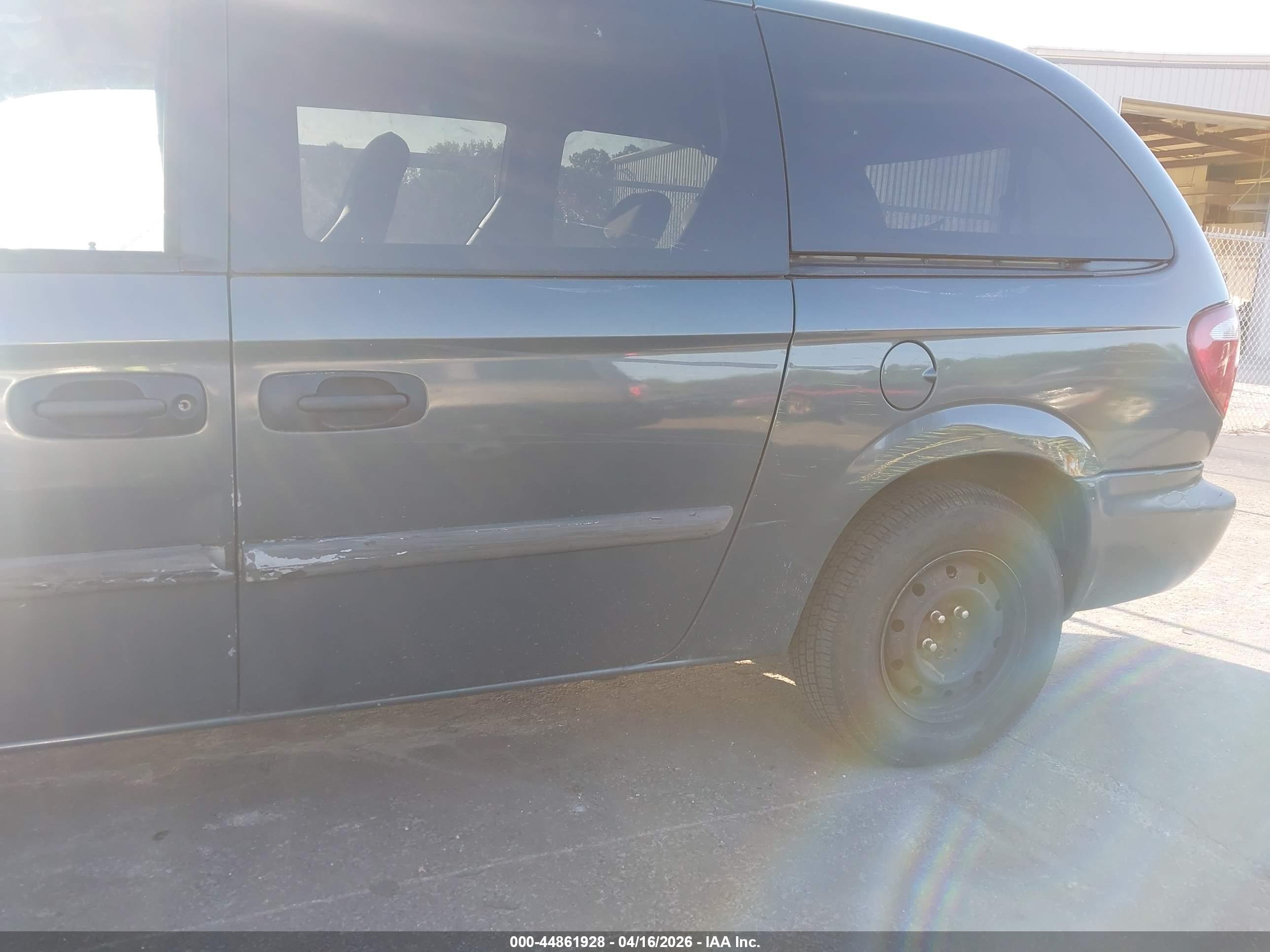 DODGE GRAND image 6