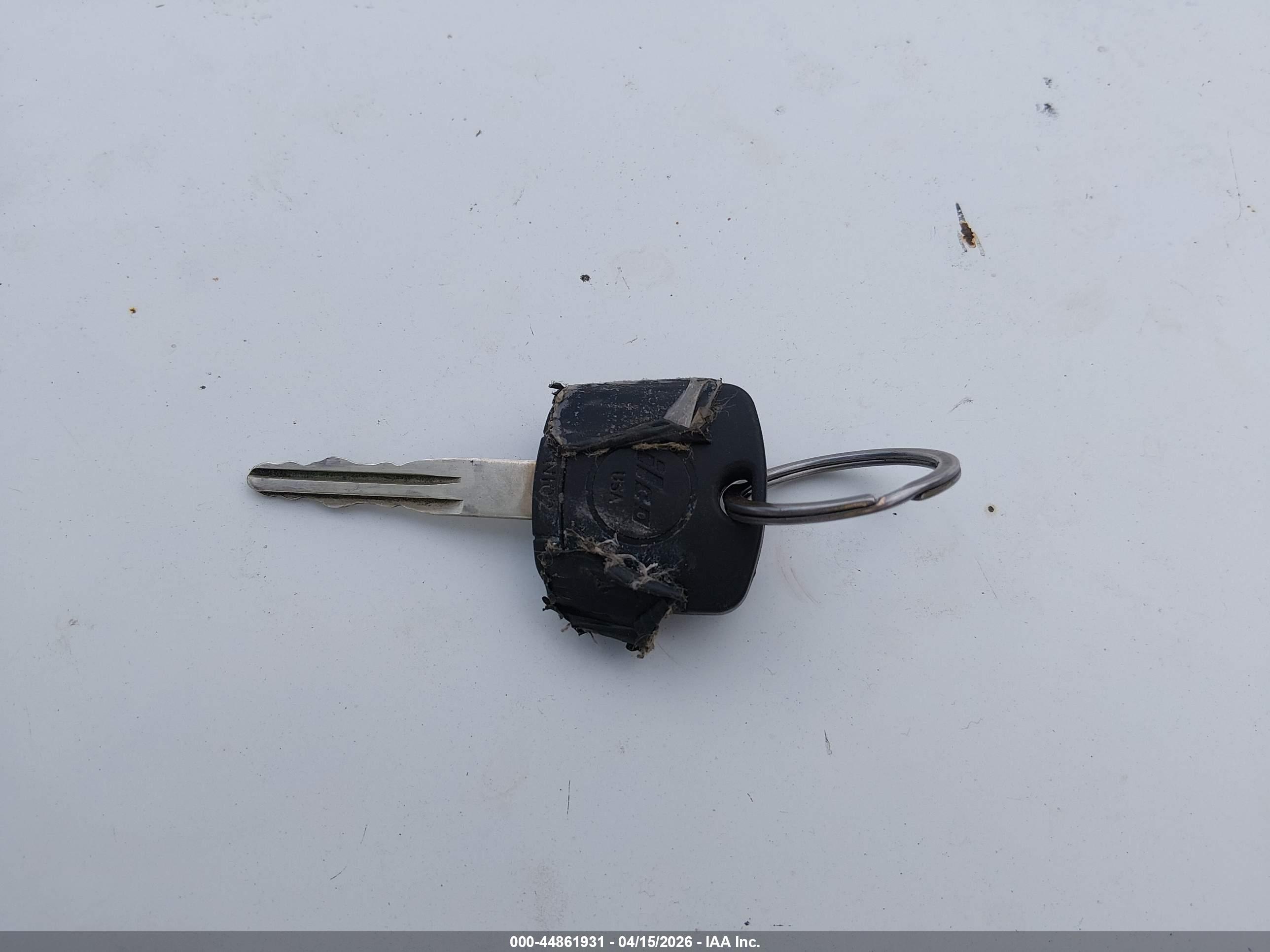 NISSAN VERSA image 11