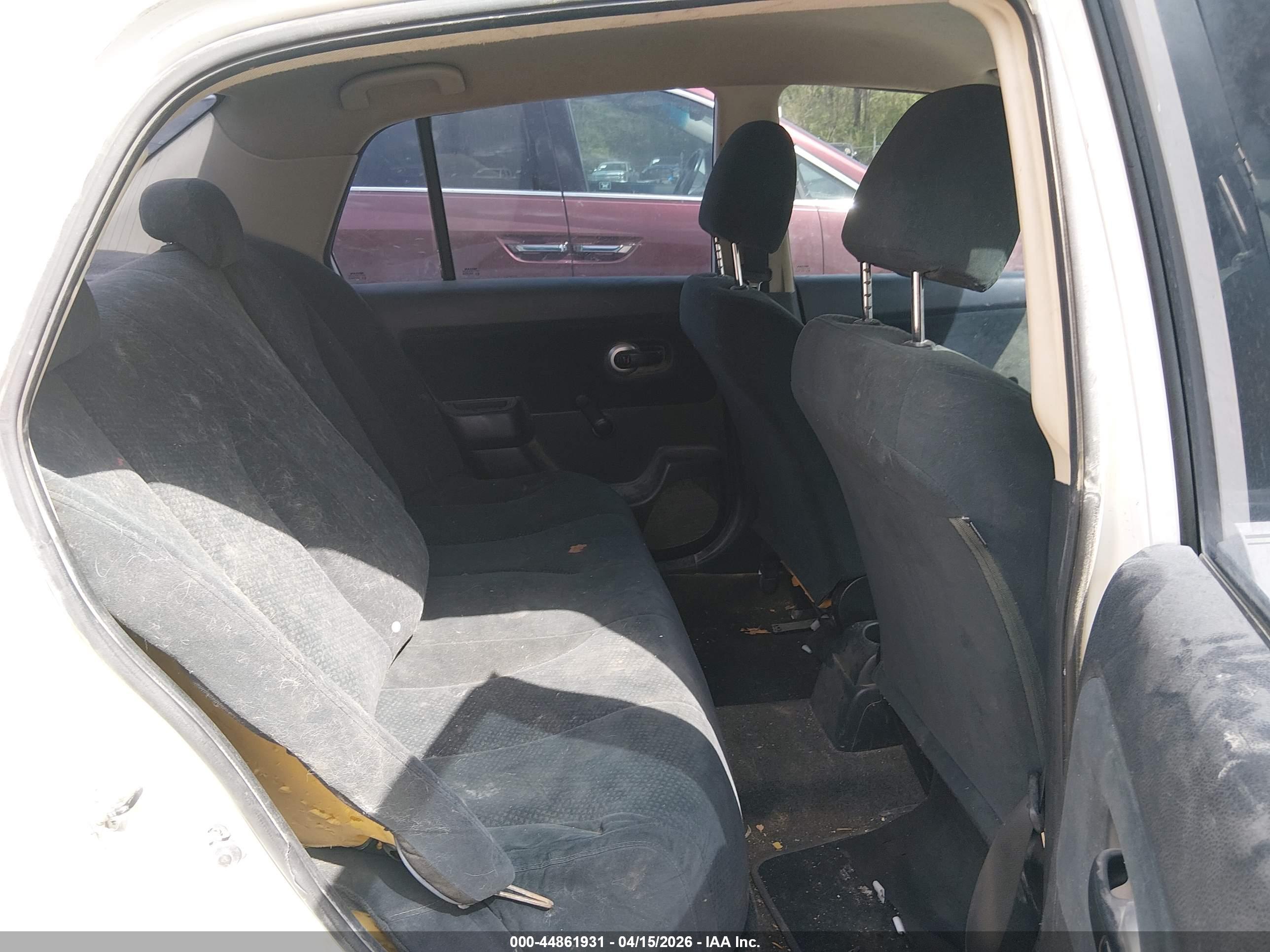 NISSAN VERSA image 8
