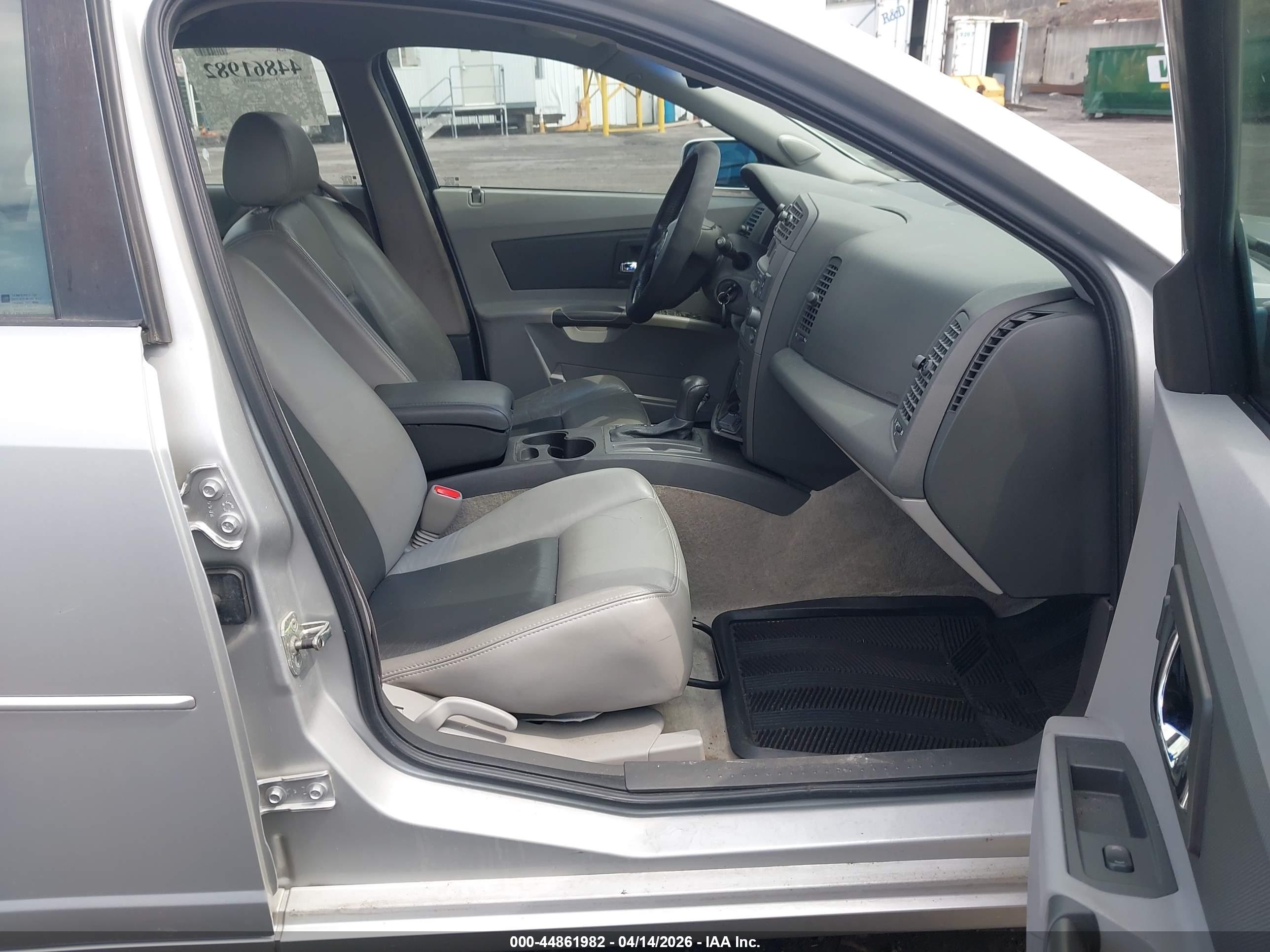 CADILLAC CTS image 5