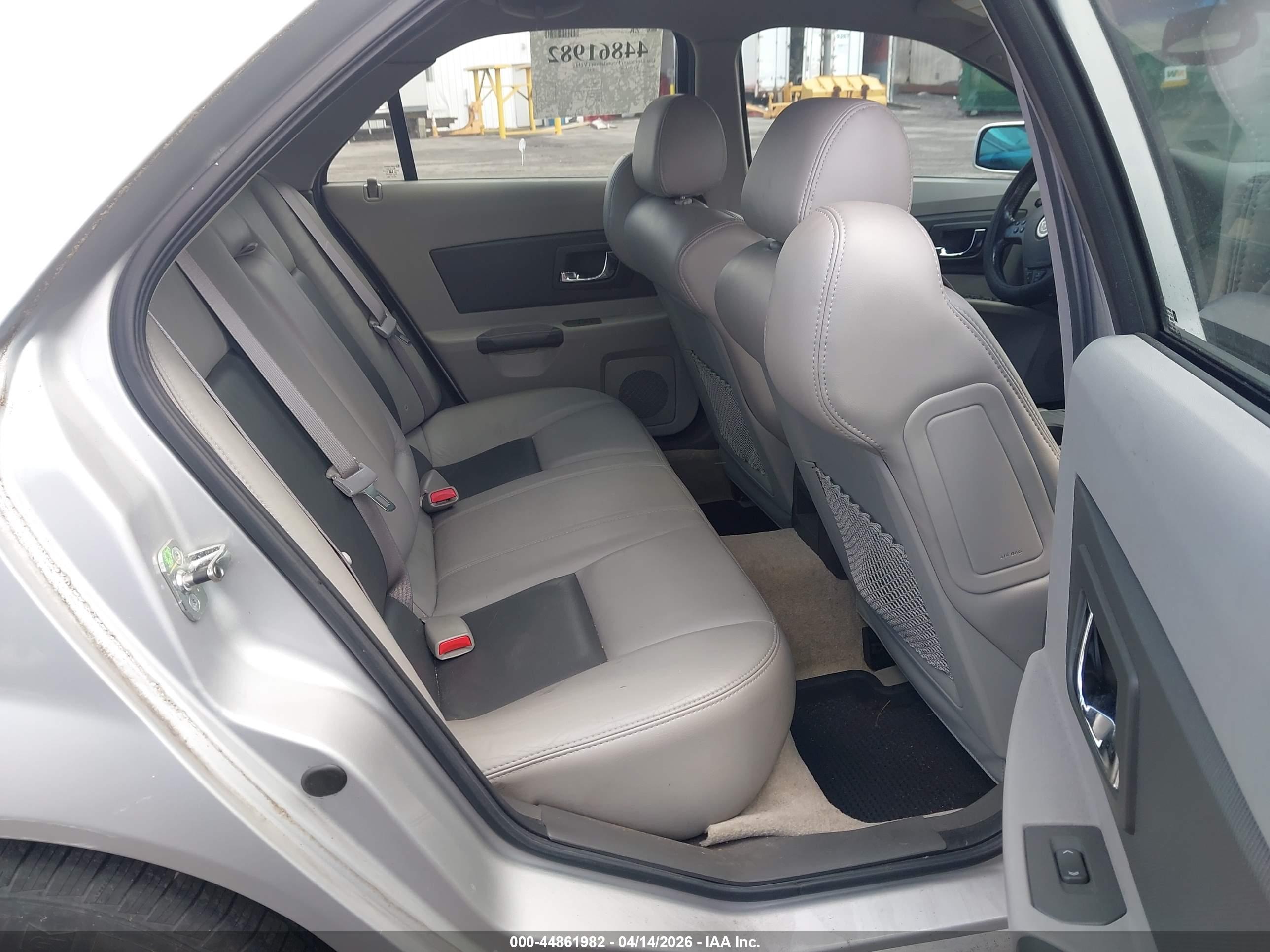 CADILLAC CTS image 8