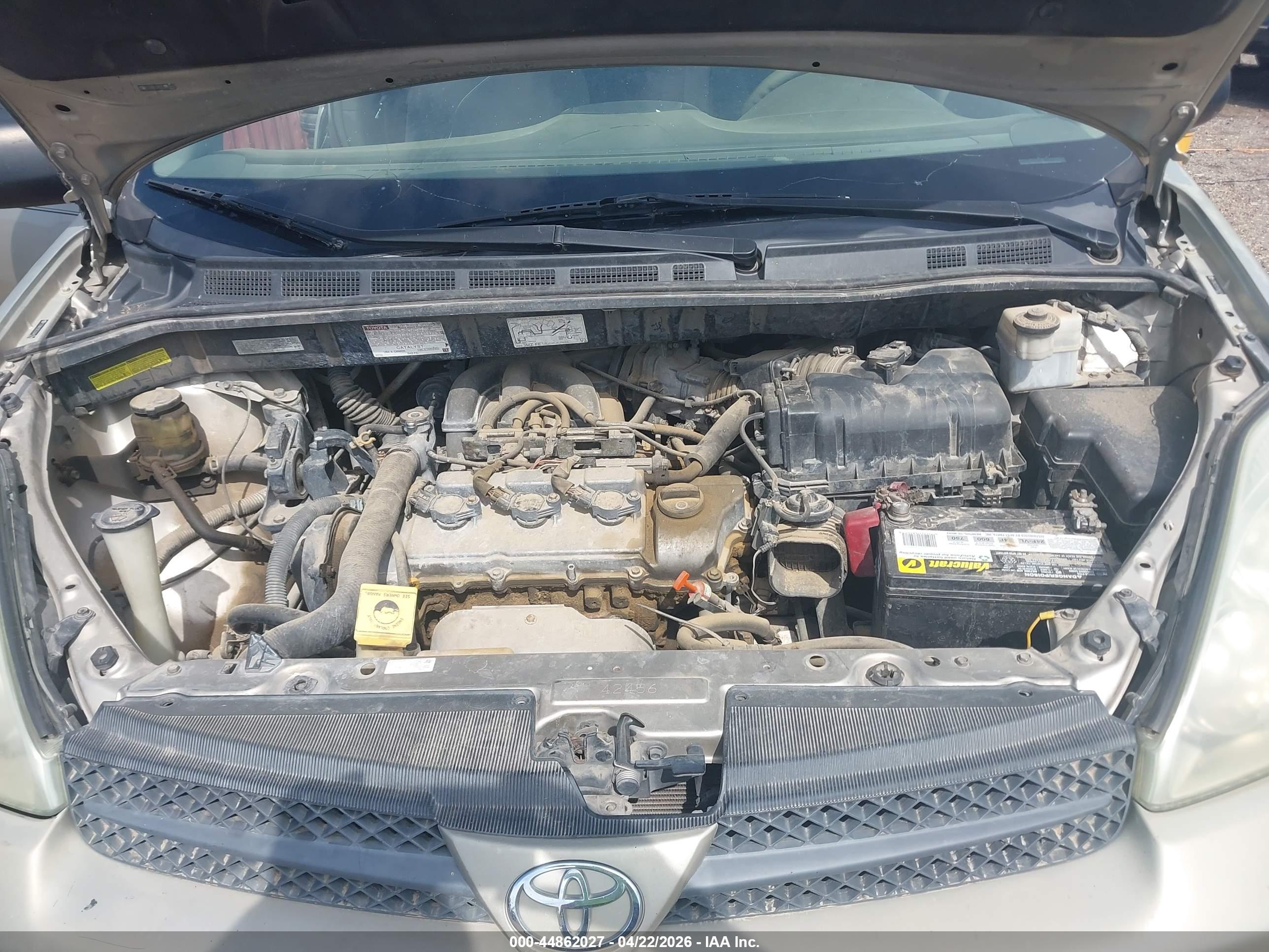 TOYOTA SIENNA image 10